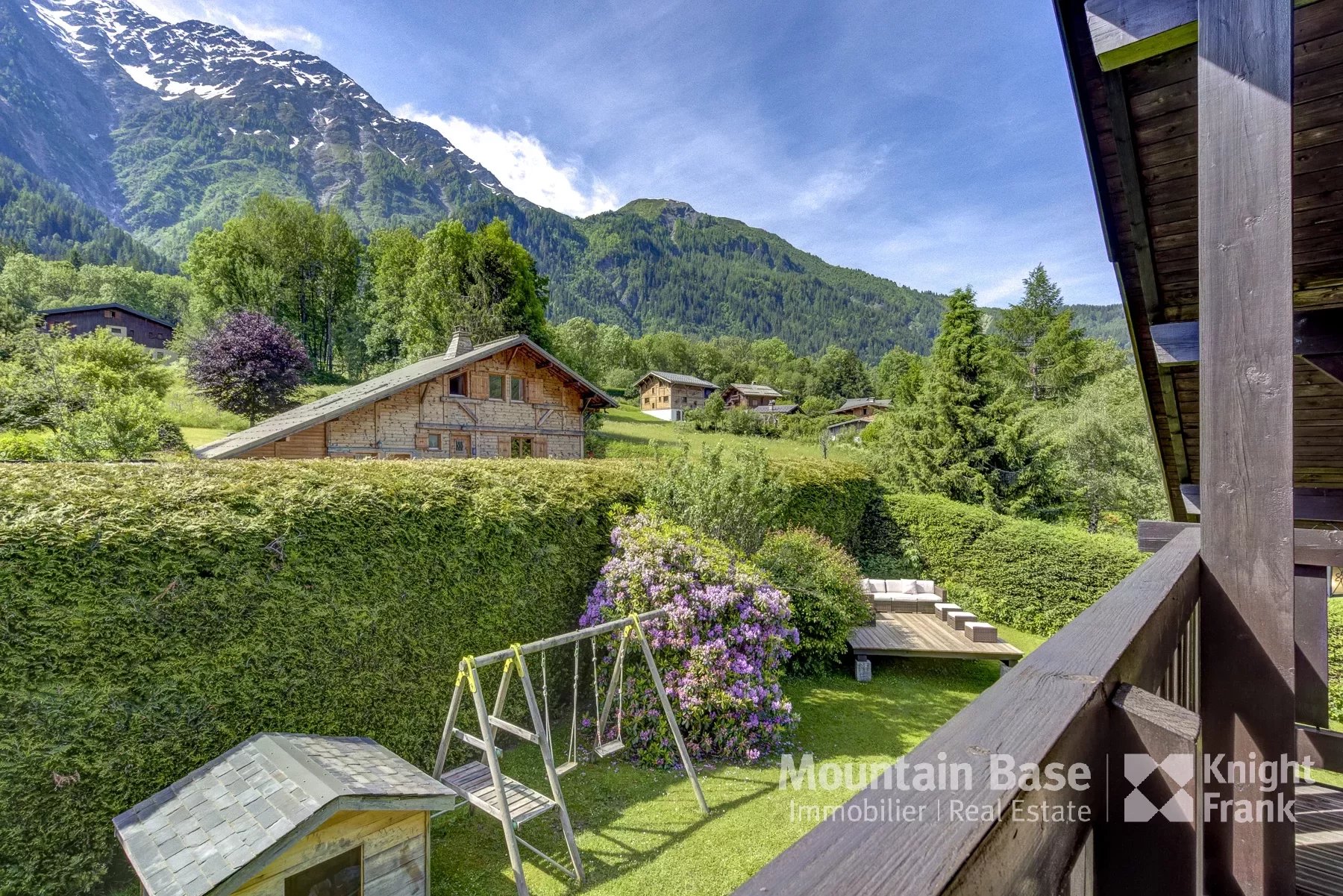 Photo of Well-maintained 3-bedroom chalet on a good-sized plot in Les Houches