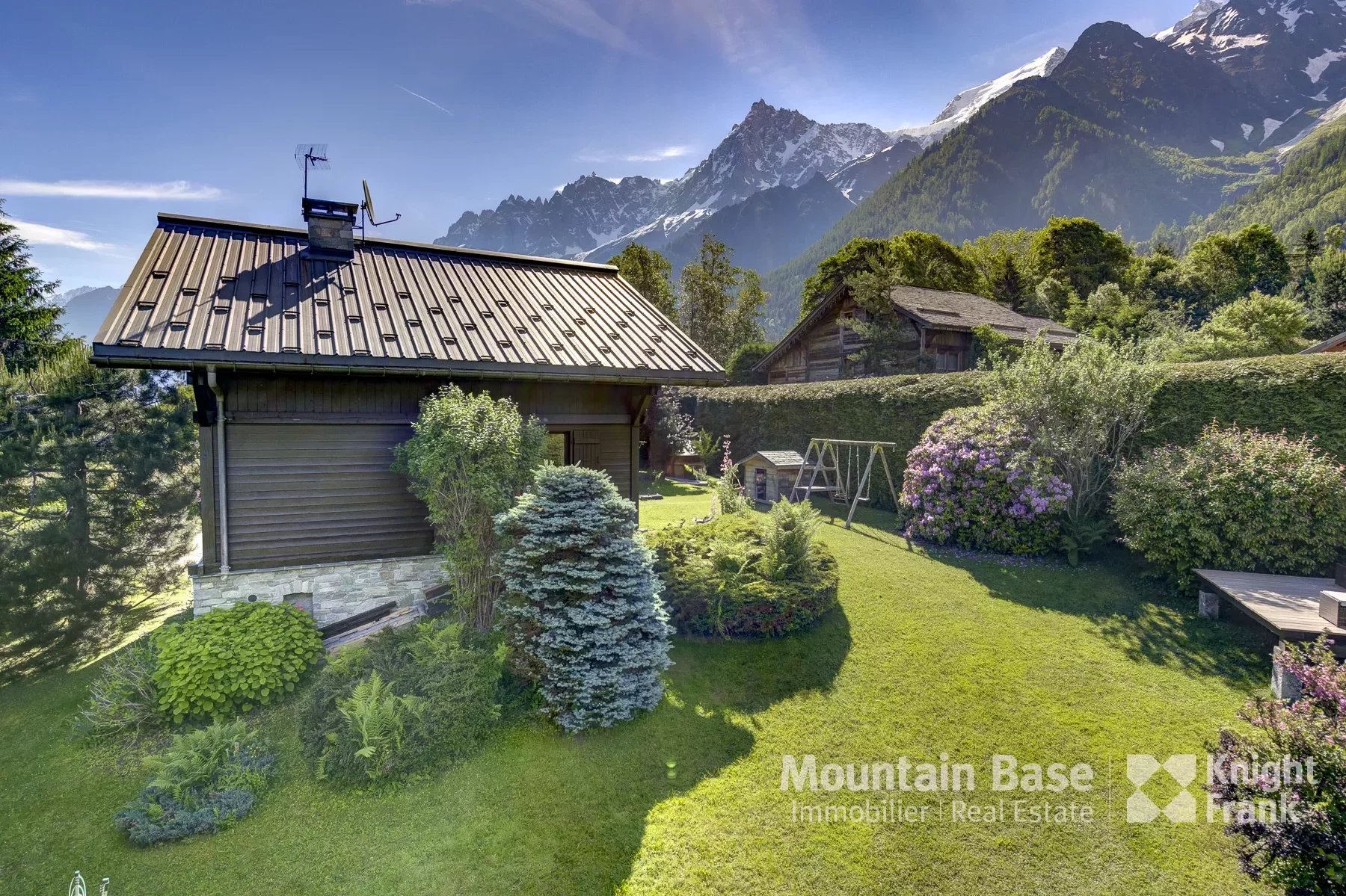 Photo of Well-maintained 3-bedroom chalet on a good-sized plot in Les Houches