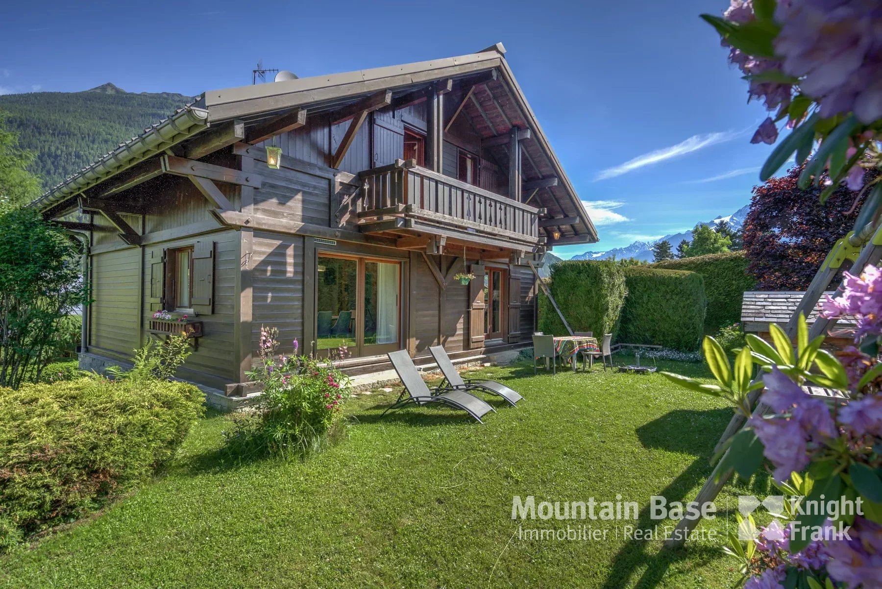 Well-maintained 3-bedroom chalet on a good-sized plot in Les Houches Accommodation in Chamonix