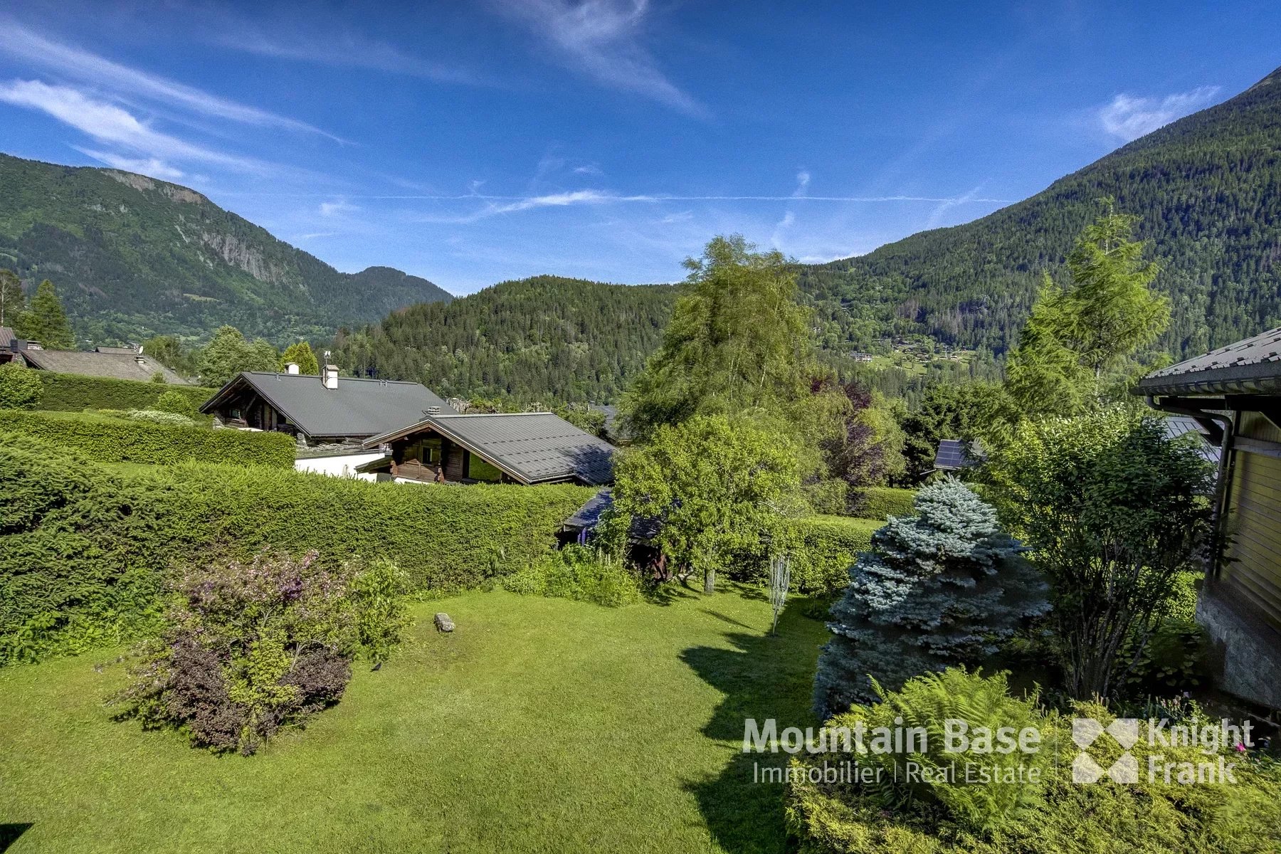 Photo of Well-maintained 3-bedroom chalet on a good-sized plot in Les Houches