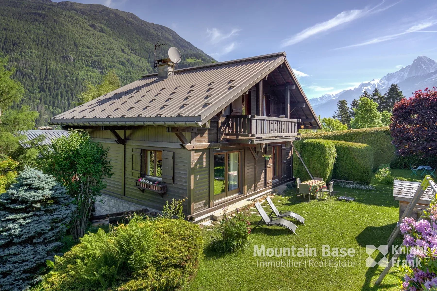 Photo of Well-maintained 3-bedroom chalet on a good-sized plot in Les Houches