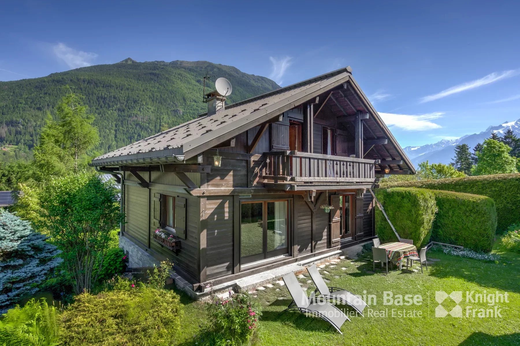 Photo of Well-maintained 3-bedroom chalet on a good-sized plot in Les Houches