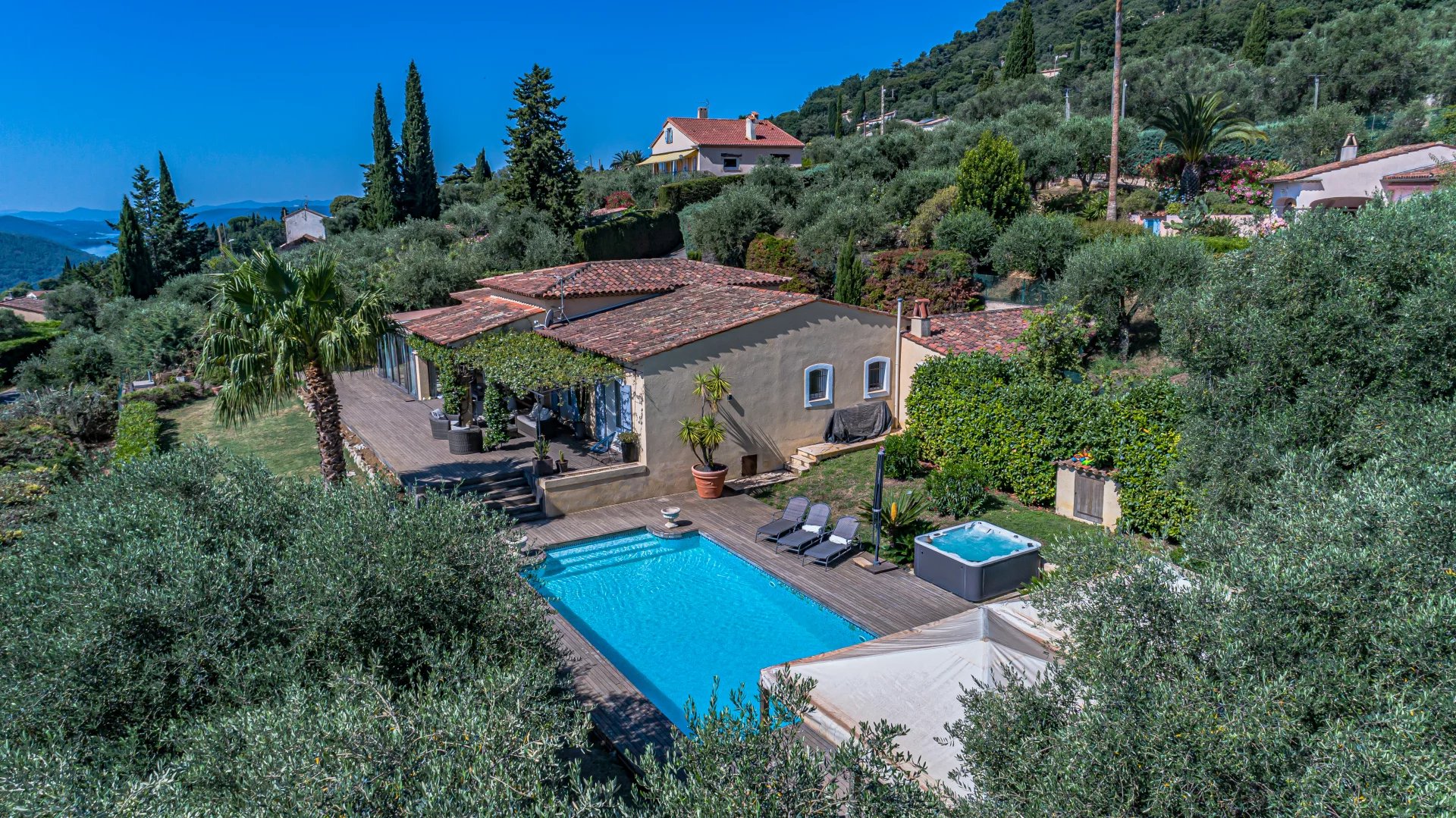 Le Tignet, 4-bedroom, single-story house, pool, sea view