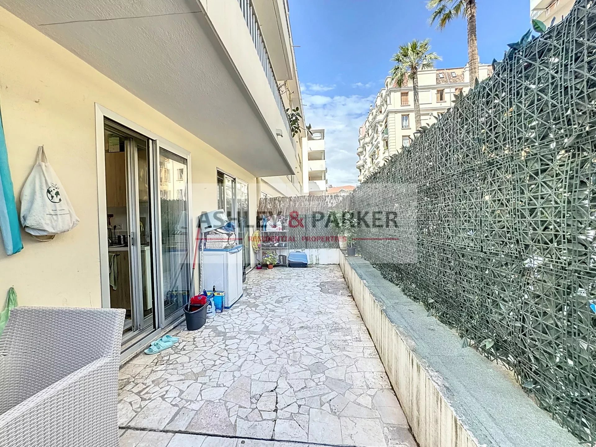 Charming Apartment in Nice with Modern Amenities