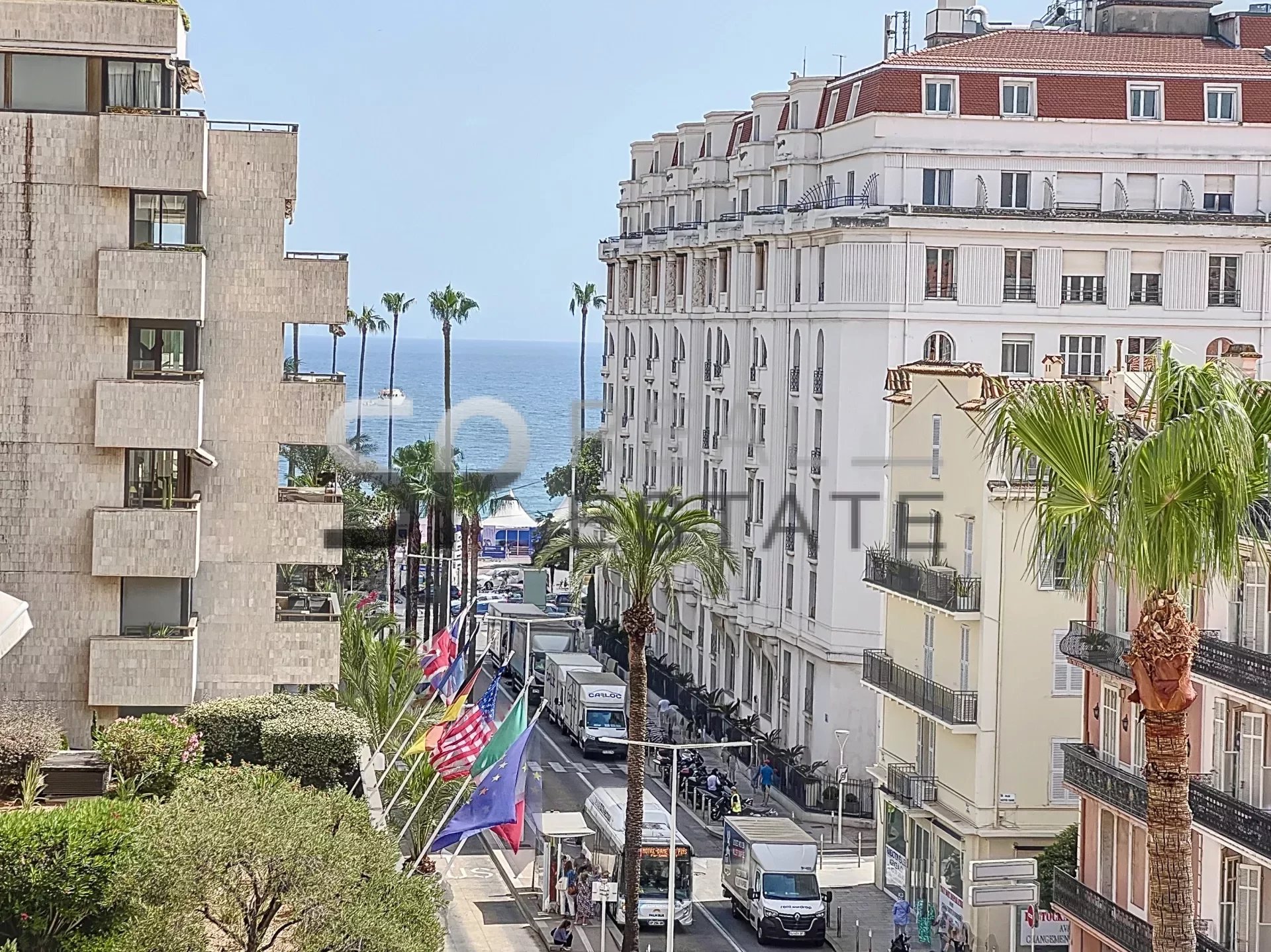 A Vendre Cannes Centre Duplex  Vue Mer