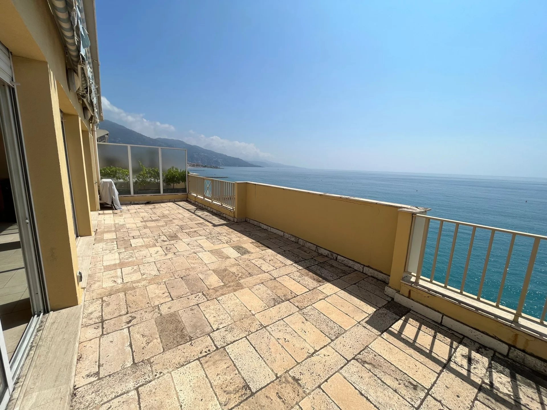 Menton front de mer 4 P 119 m2 + 51 m2 terrasses