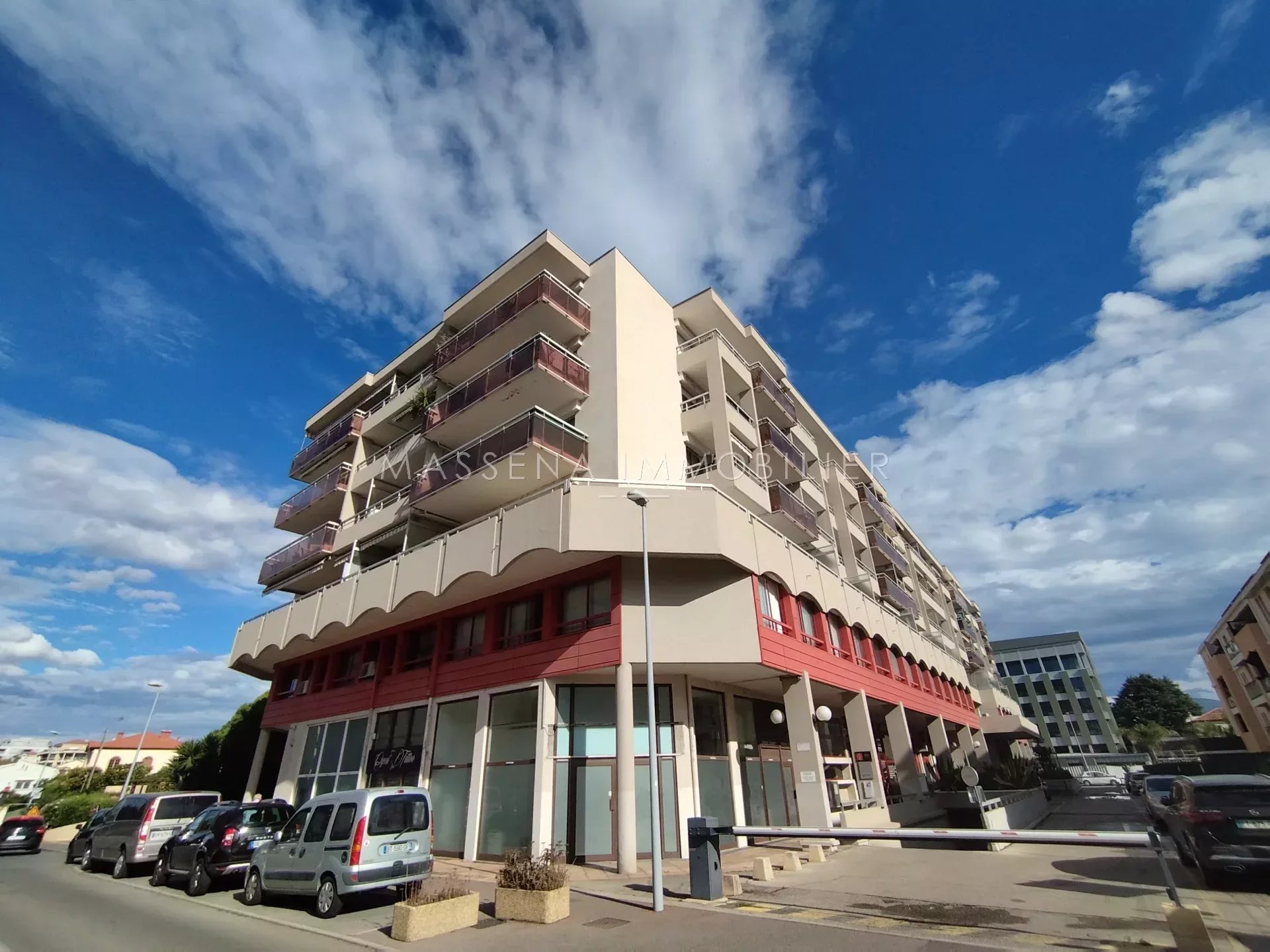 Rental Local - Saint-Laurent-du-Var Centre Ville
