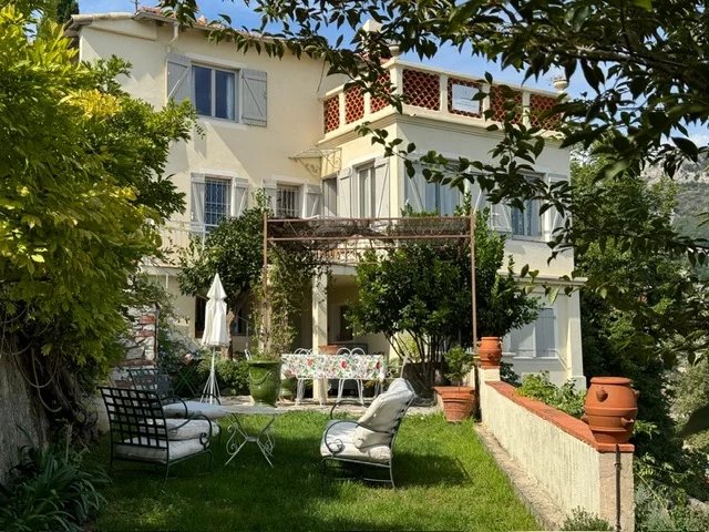 VENCE CENTRE VILLE - MAISON AVEC JARDIN