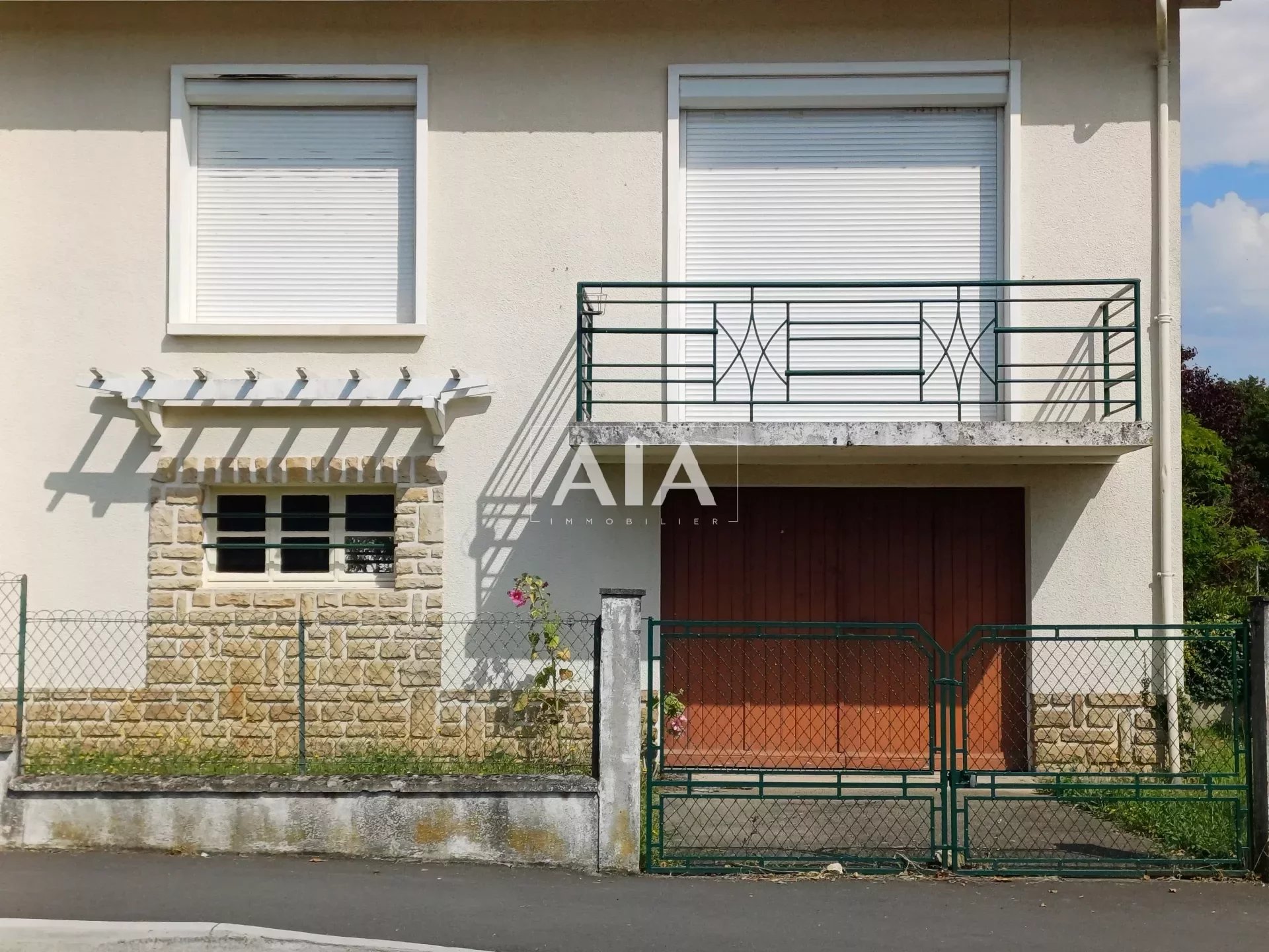 Vente Maison 104m² 5 Pièces à Ruffec (16700) - Aia Immobilier