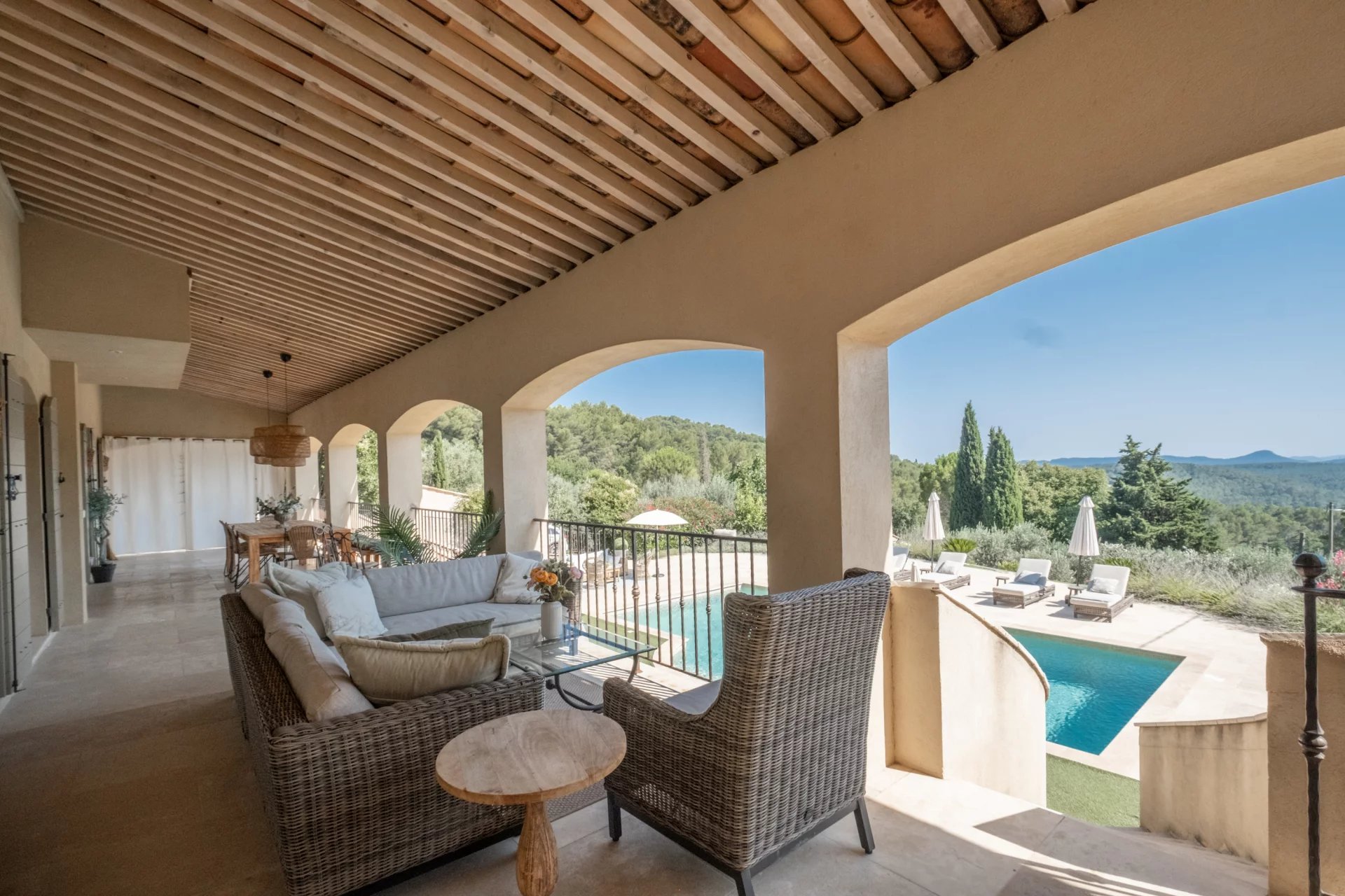 Provencal villa with pool - Seillans