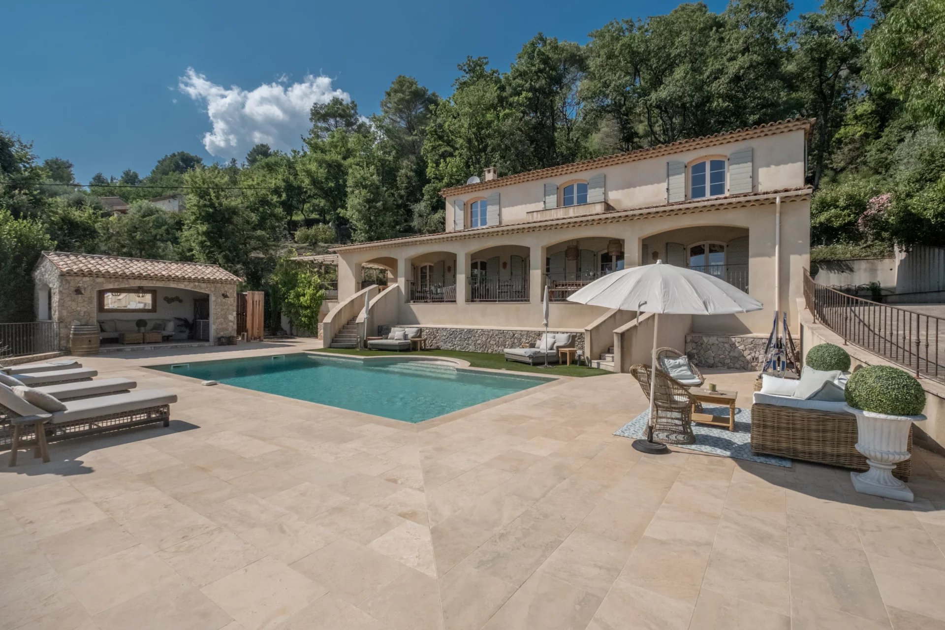 Provencal villa with pool - Seillans