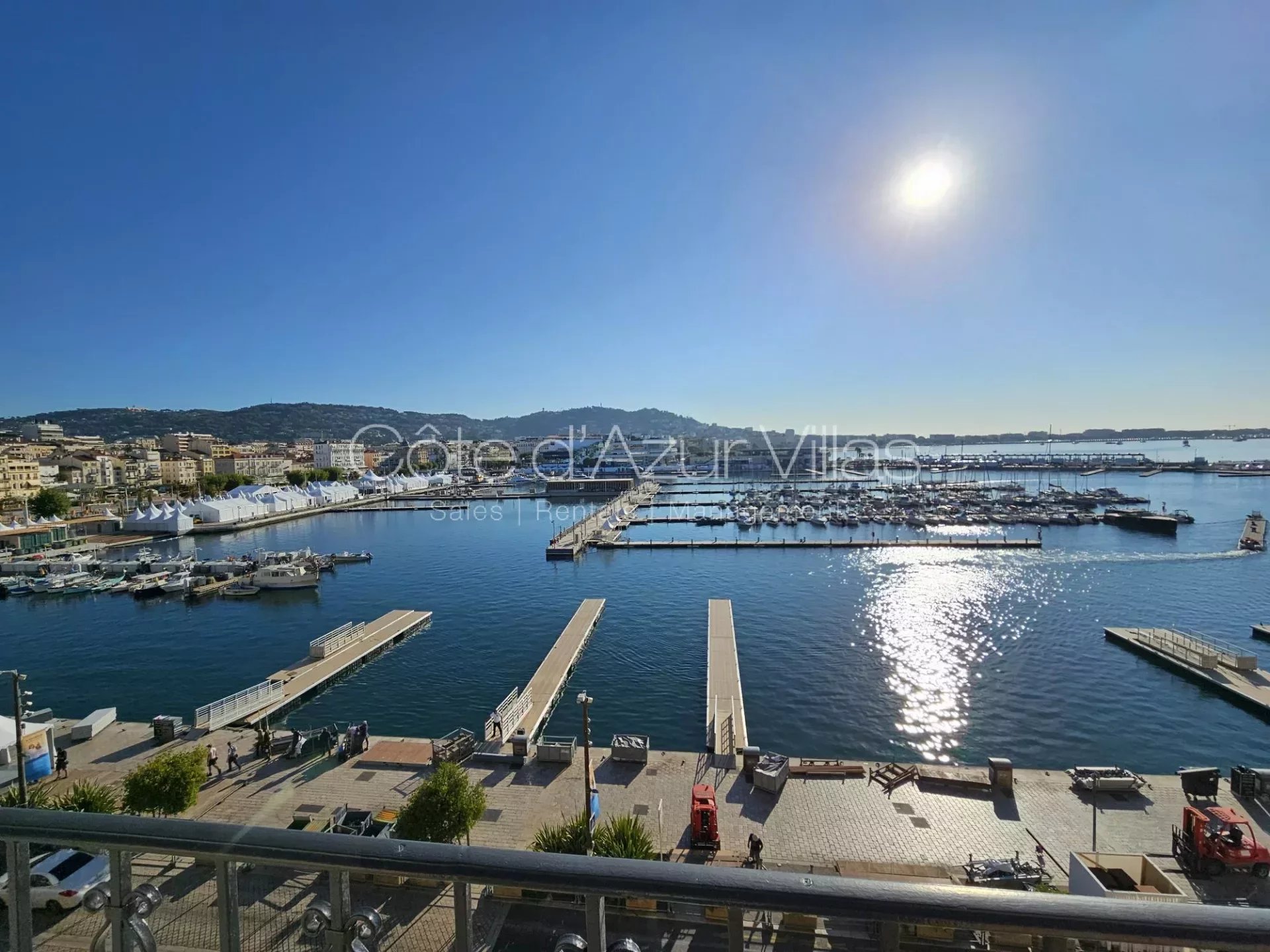 CANNES PORT CANTO - BIEN D'EXCEPTION AVEC VUE PANORAMIQUE