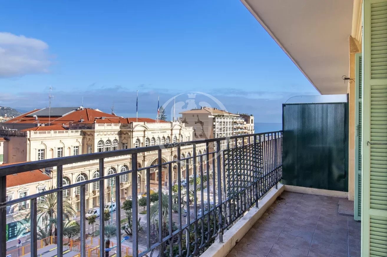 MENTON - LARGE THREE-ROOM BOURGEOIS - HEART OF TOWN