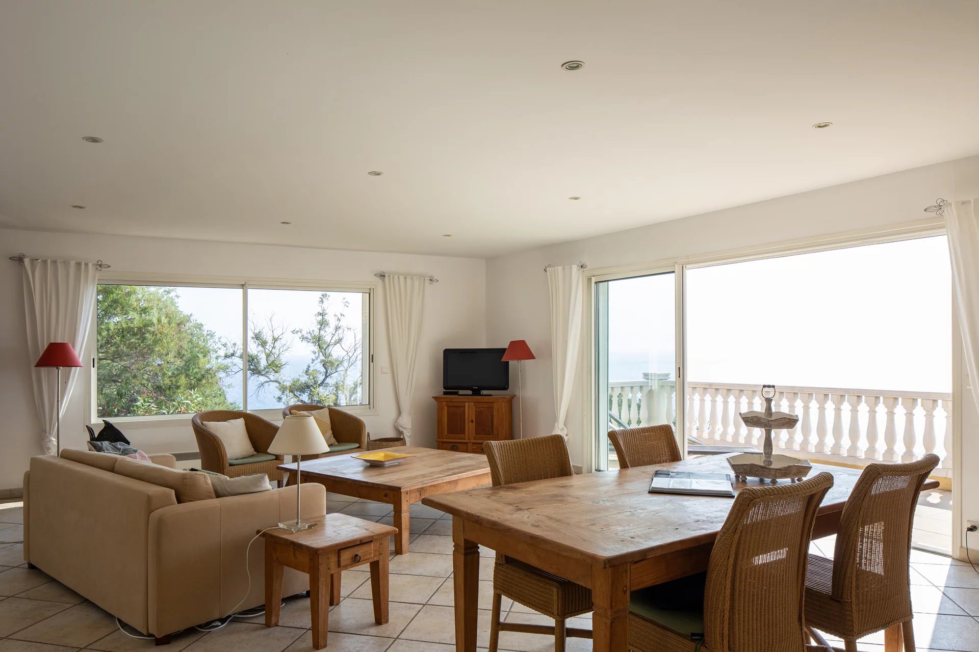 Les Issambres - Very spacious villa ( ca.325m2) with 7 bedrooms + around SEAVIEW!