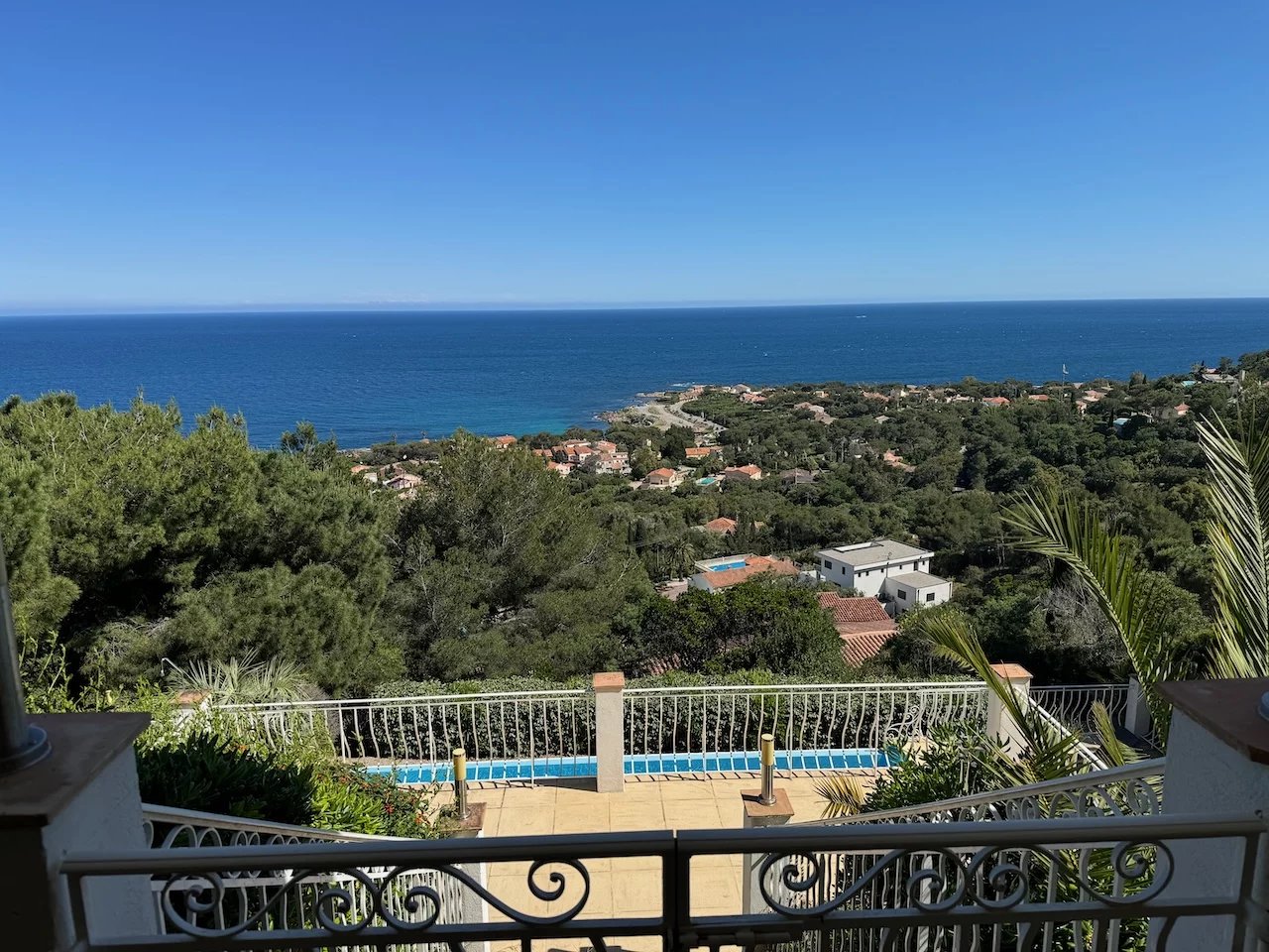 Les Issambres - Very spacious villa ( ca.325m2) with 7 bedrooms + around SEAVIEW!