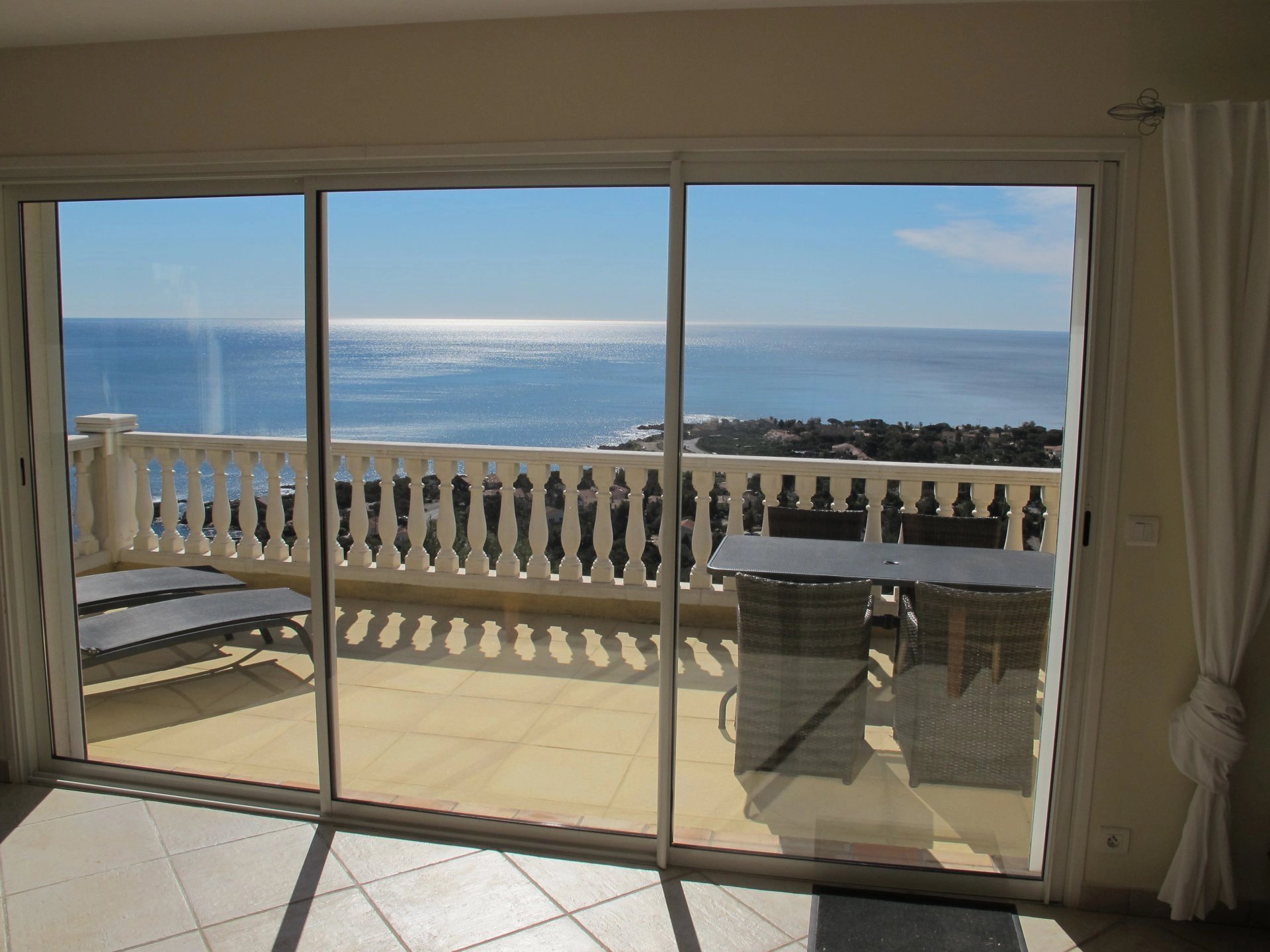 Les Issambres - Very spacious villa ( ca.325m2) with 7 bedrooms + around SEAVIEW!