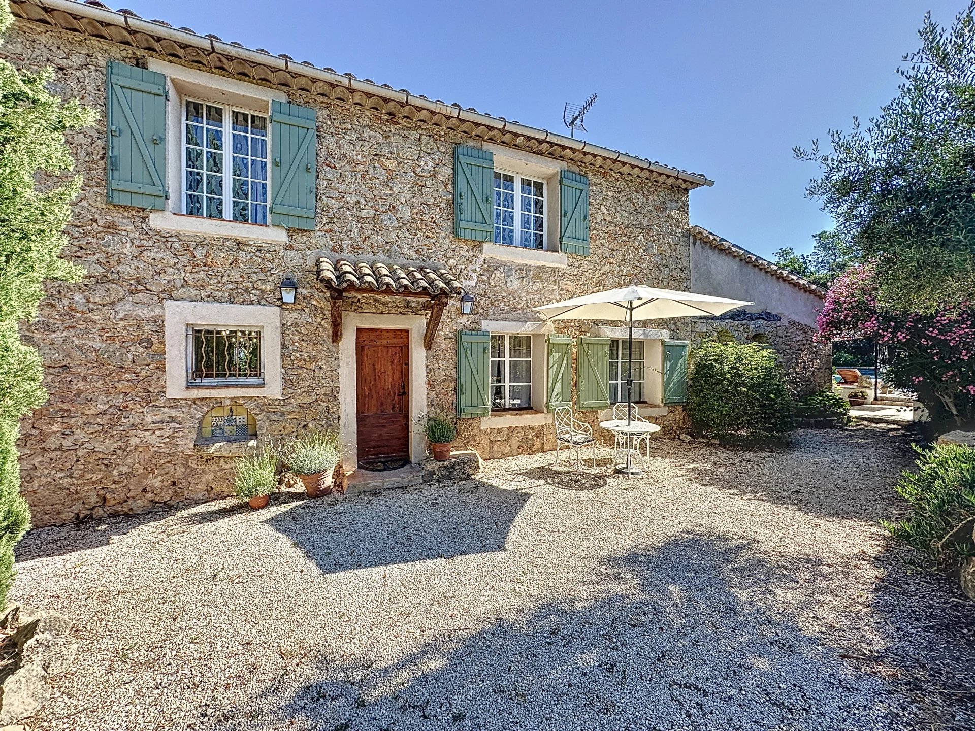 Step into this amazing charming stone property near Lorgues