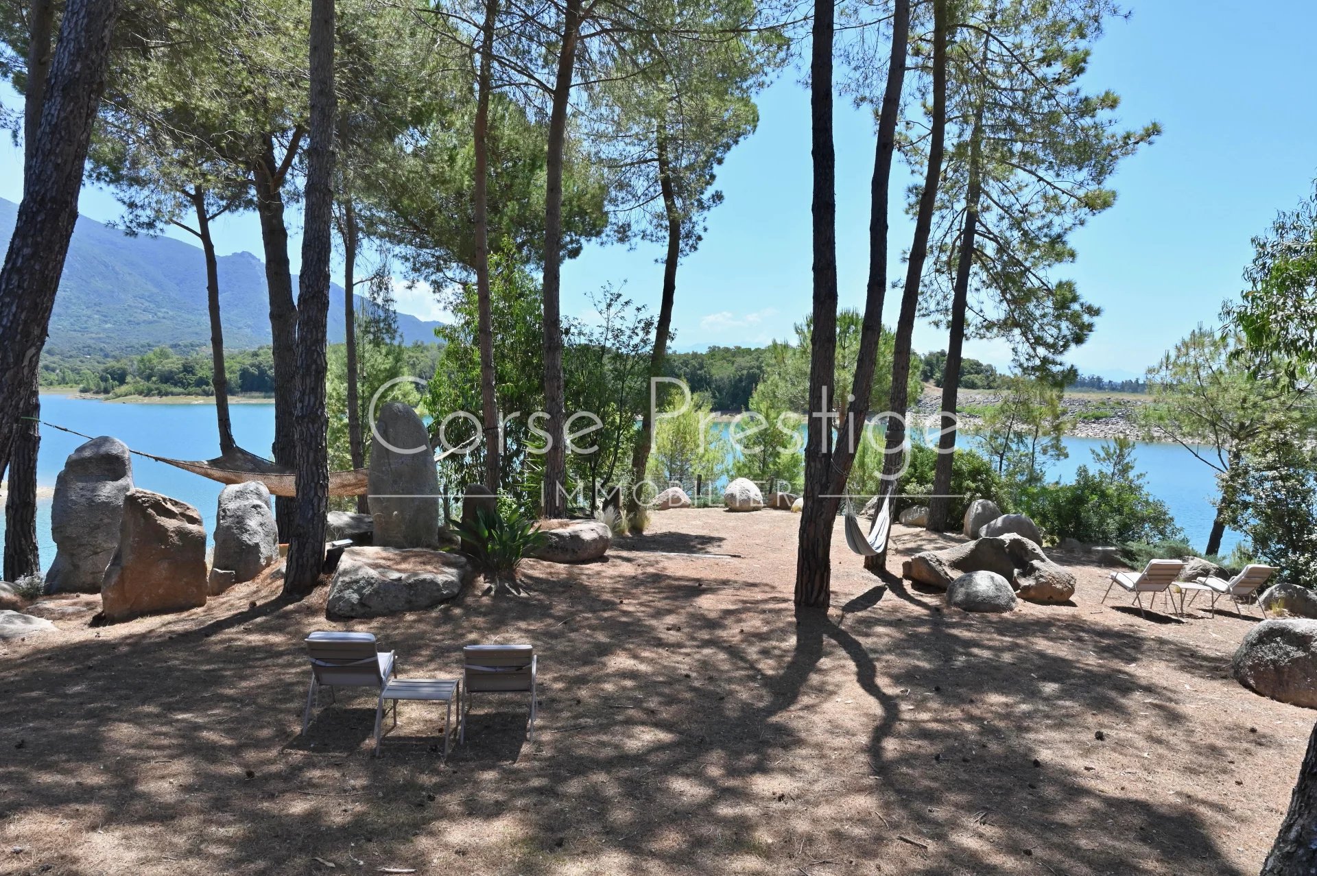 un domaine au bord de l-eau a vendre - côte est - haute corse image1