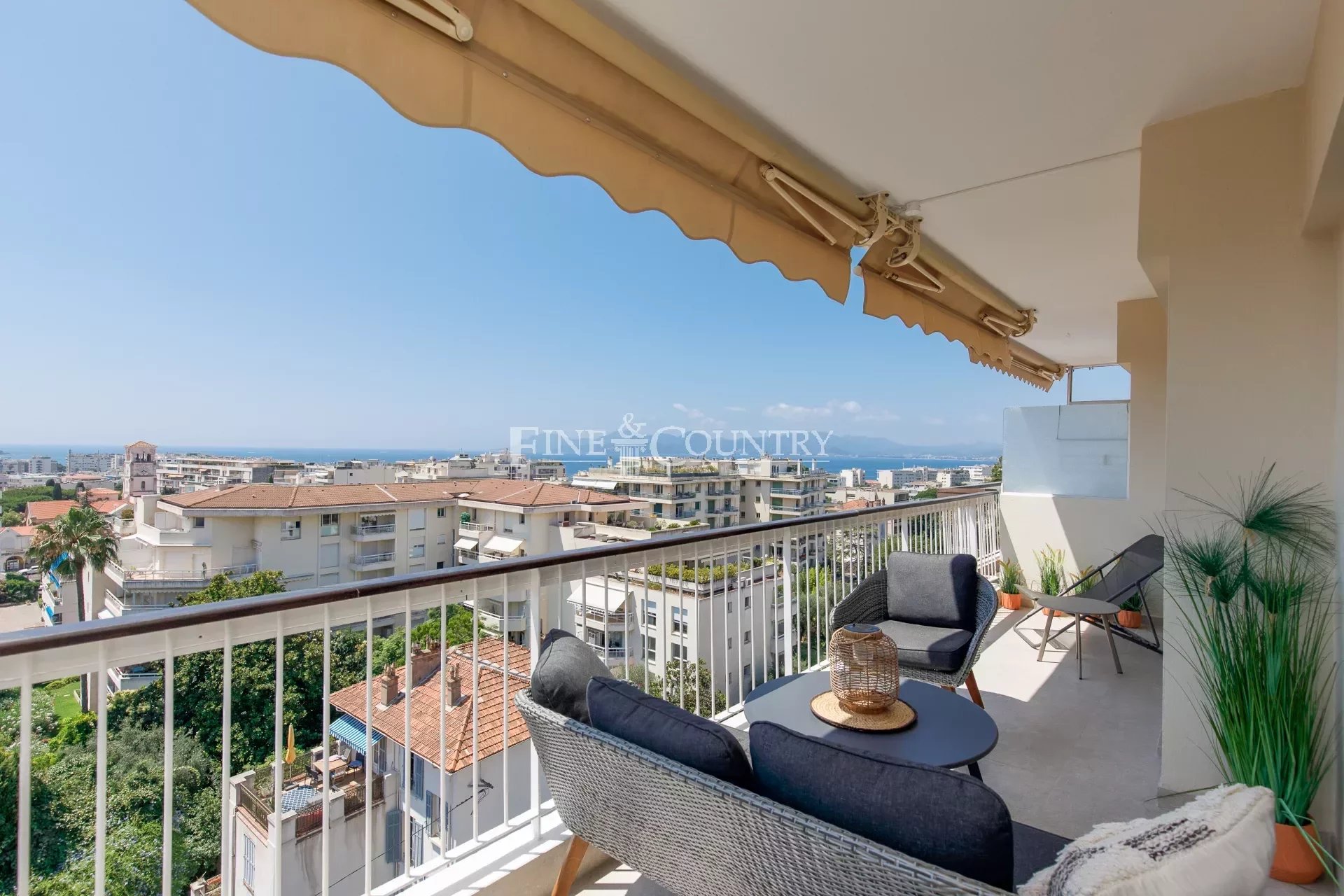 Sea View apartment for sale in Basse Californie, Cannes