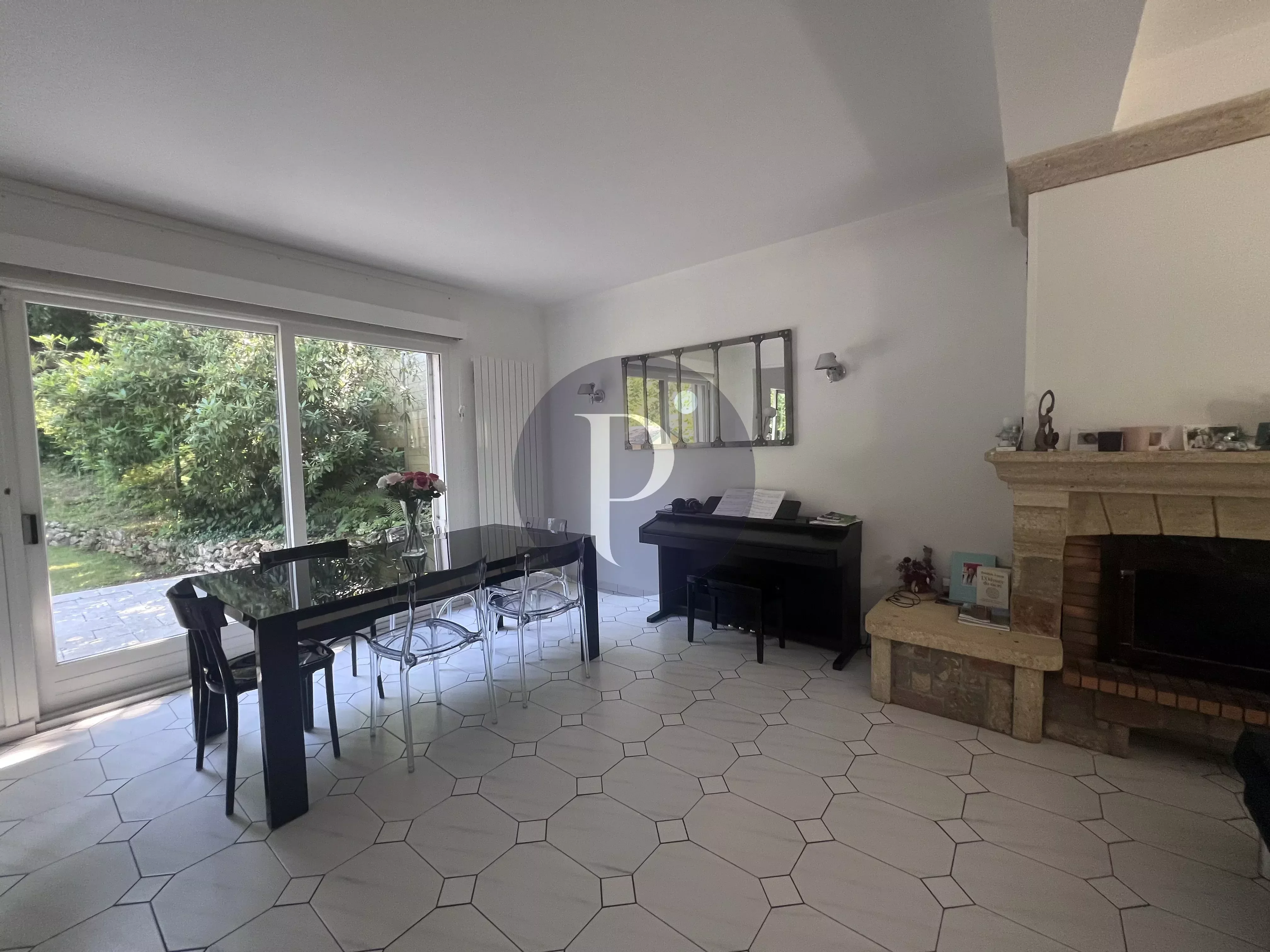 location-maison-5-pieces-verrieres-le-buisson-85072838