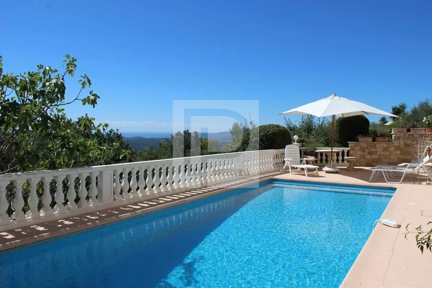 Lovely Provencal villa with panoramic sea view