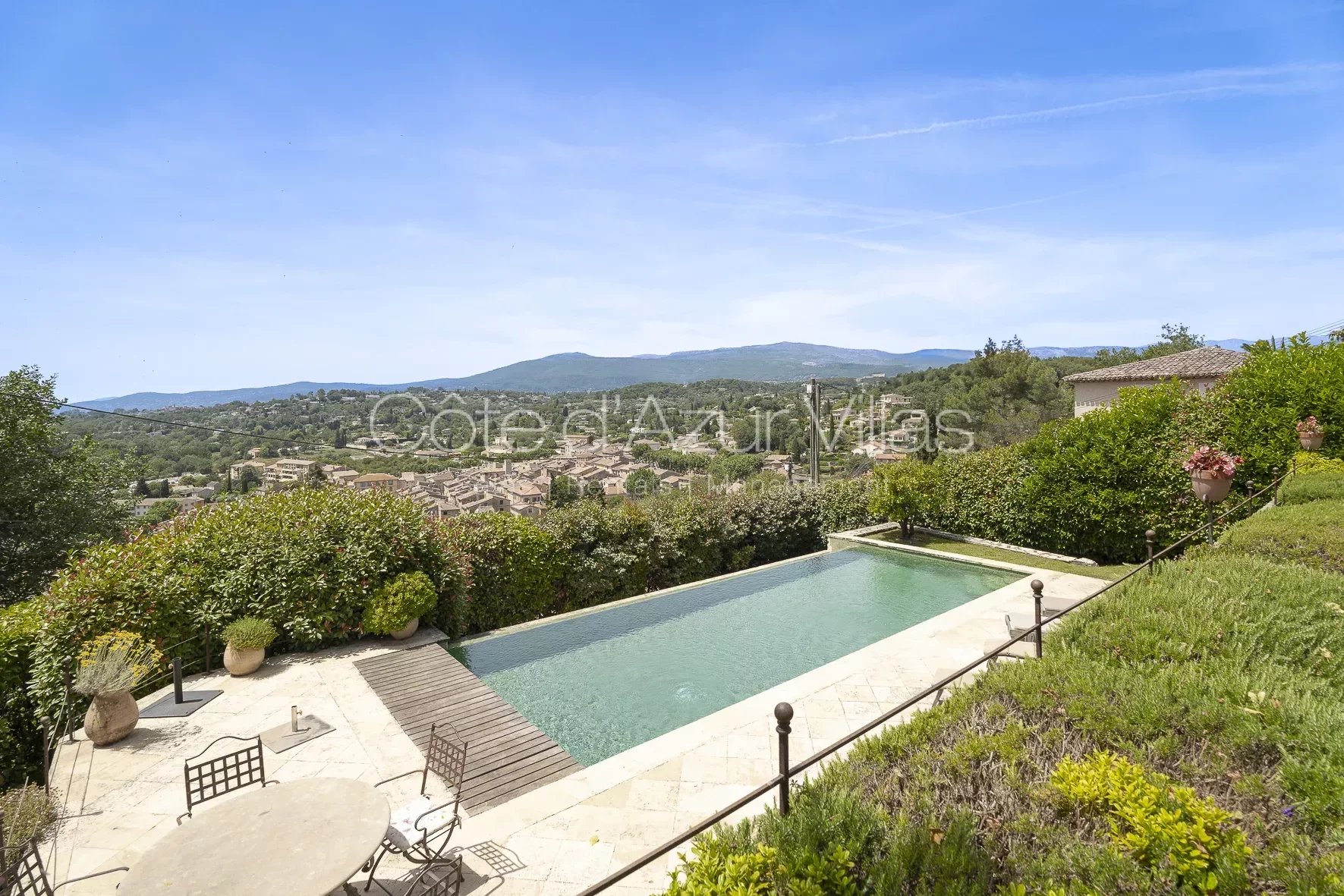 Valbonne - Unique renovated Mas overlooking the village