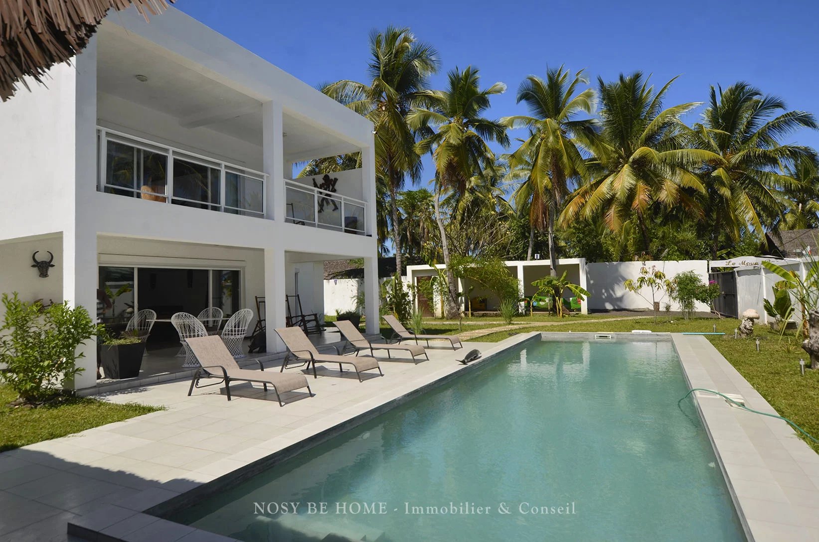 Superbe villa moderne avec piscine proche de la plage