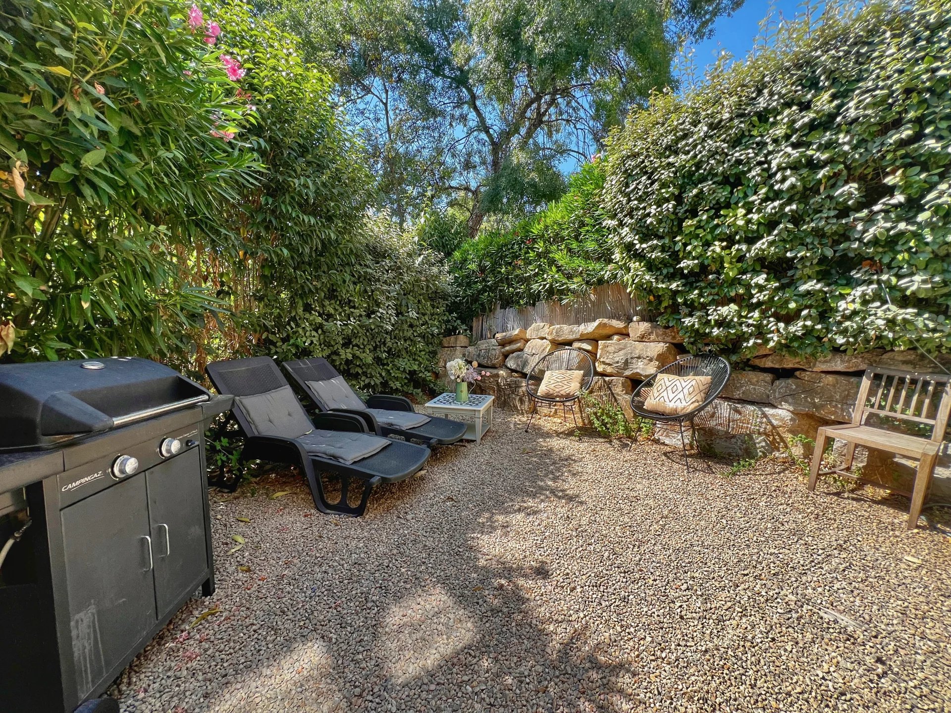 APARTMENT WITH GARDEN - CALLIAN