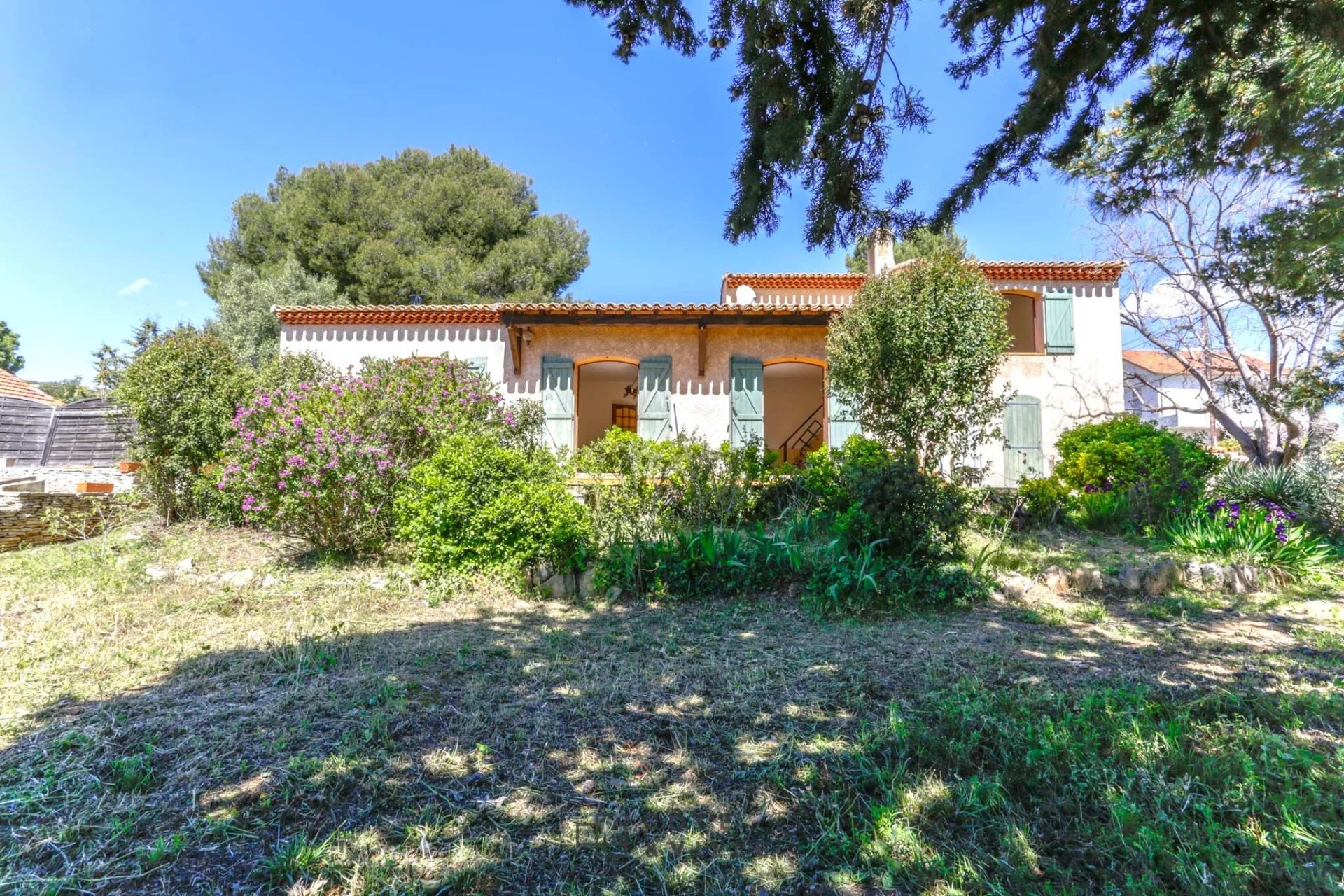 Maison avec dépendance sur 1200m2 de terrain