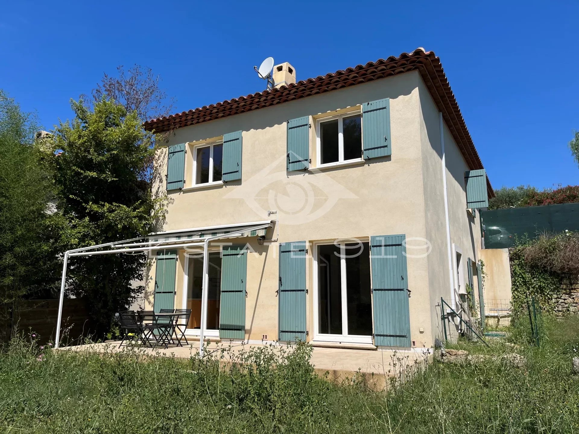 PROCHE VALBONNE Vue dégagée sur la nature