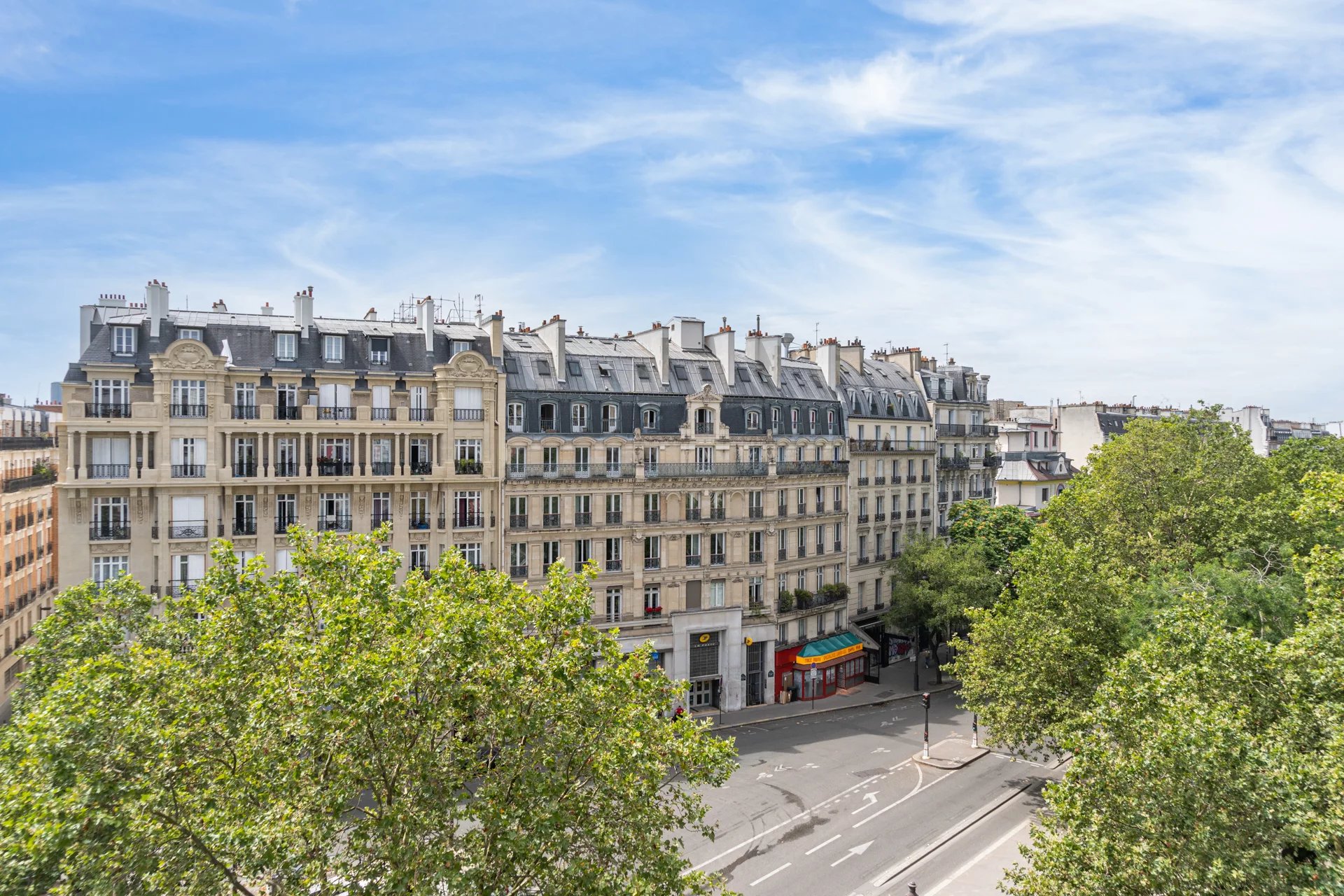 Paris 11 - Saint Ambroise - Apartment for sale - 40.55 sq.m (436 sq ft) Carrez - 1 bedroom - Unobstructed views - Natural light