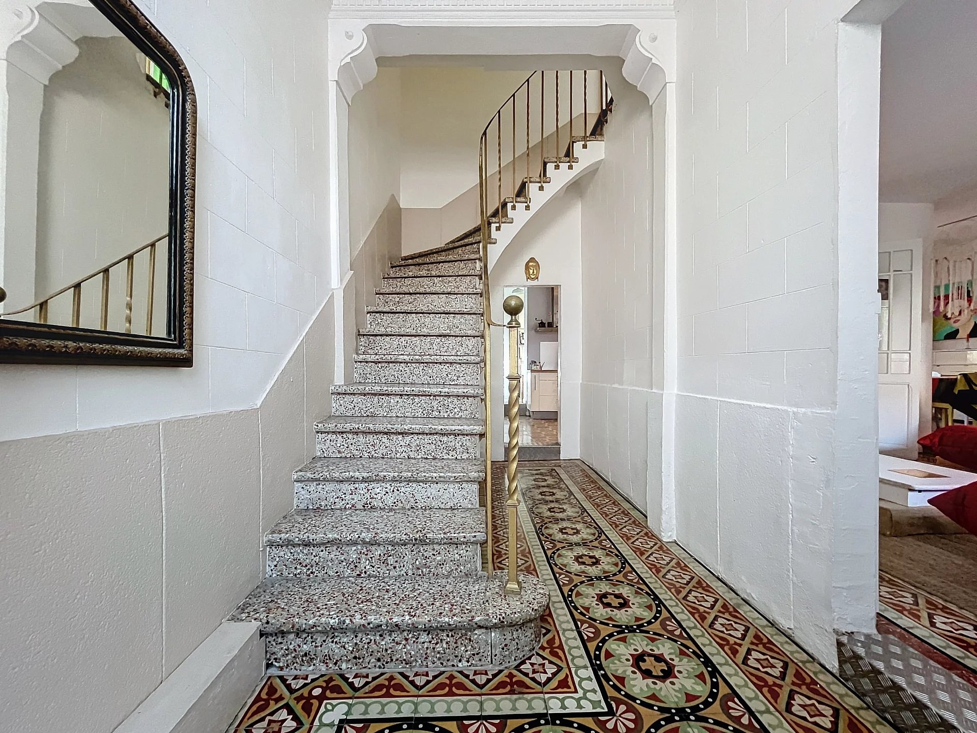 CHARACTER TOWNHOUSE WITH OUTSIDE SPACES, NEAR PERPIGNAN CENTRE