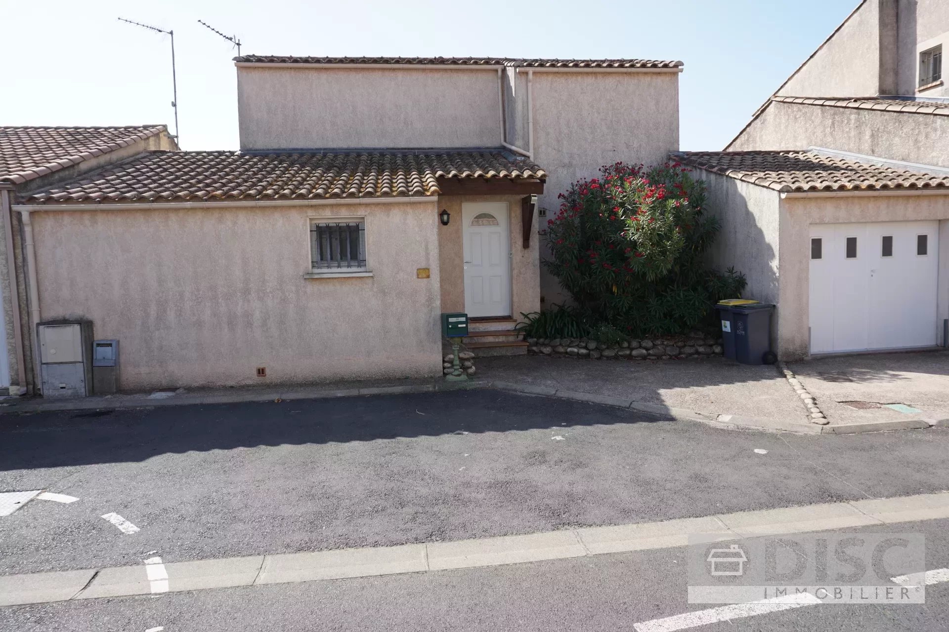 Huis met 3 kamers, garage en tuin