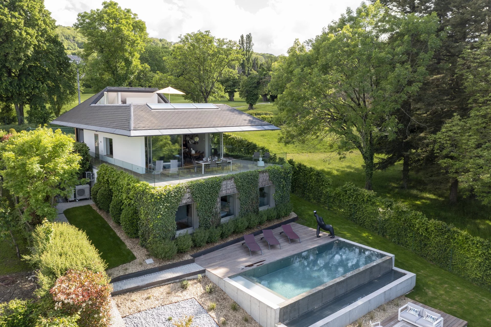 VILLA D'ARCHITECTE AVEC VUE LAC PANORAMIQUE