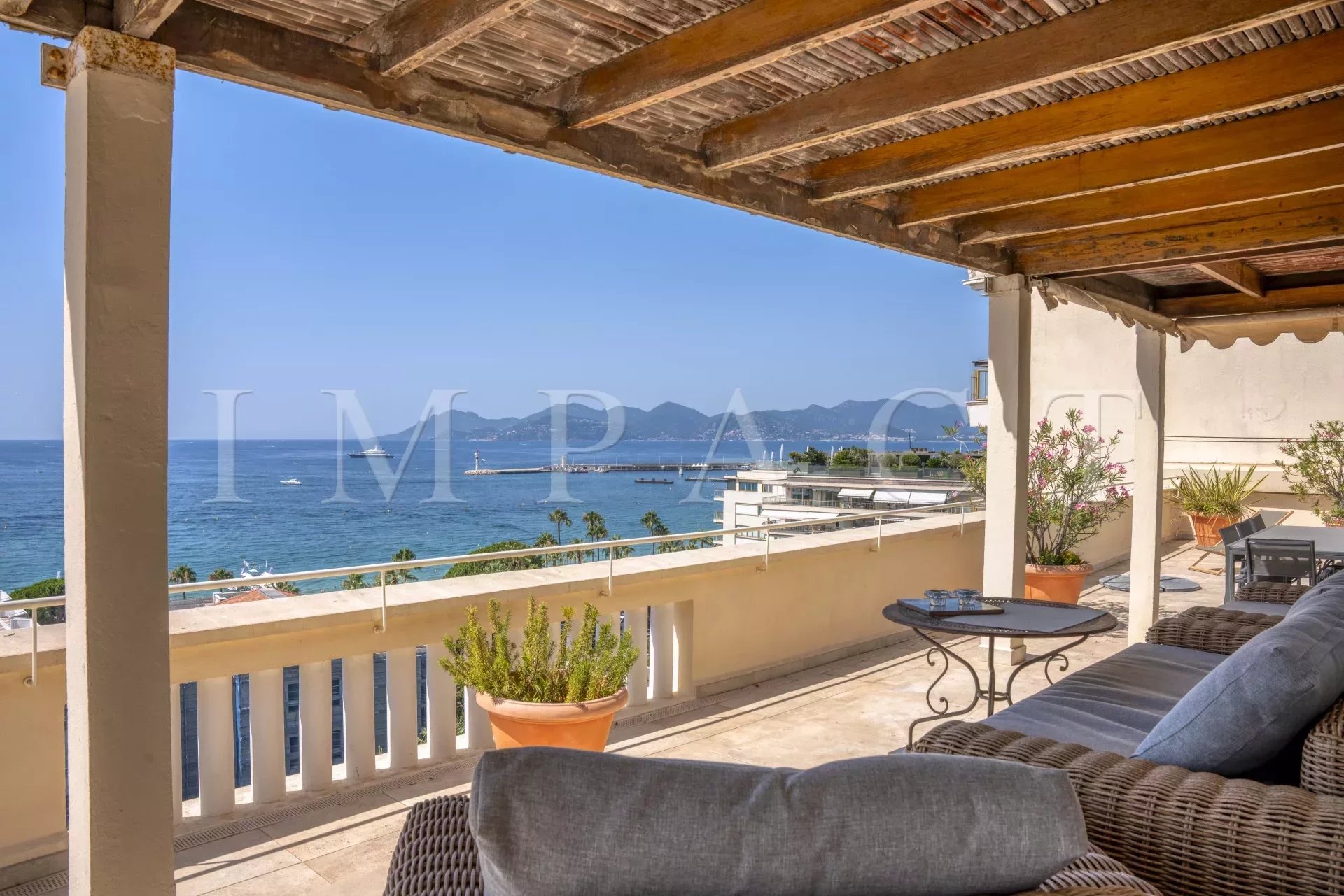 Sea view roof terrace for rent Cannes