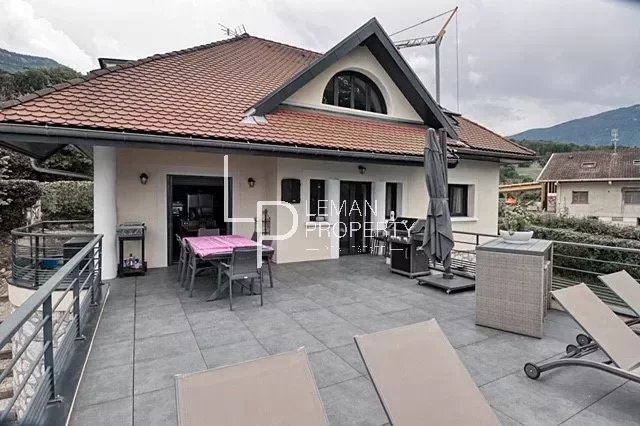 maison de 140 m2 comprenant 5 pièces