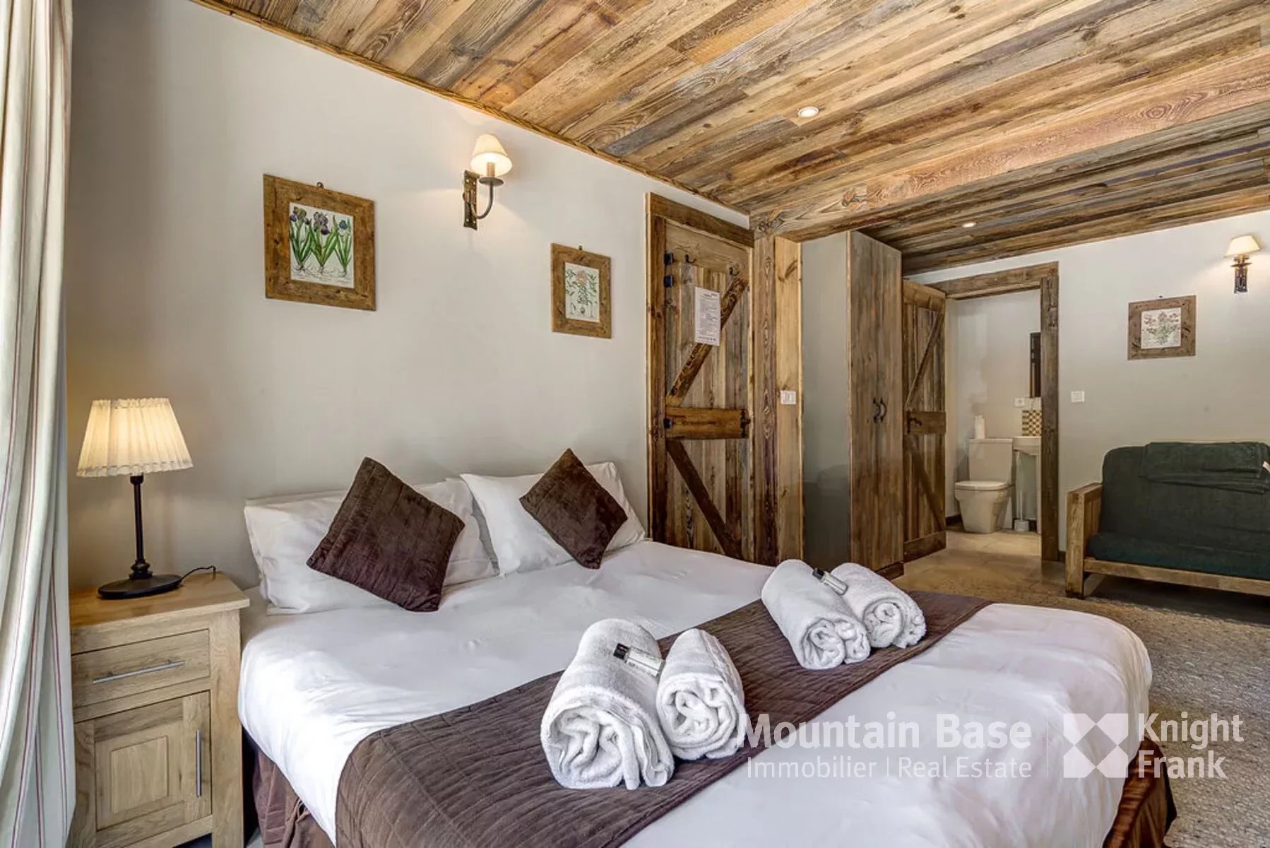 Photo of 5-bedroom chalet right next to the ski lift in Morzine