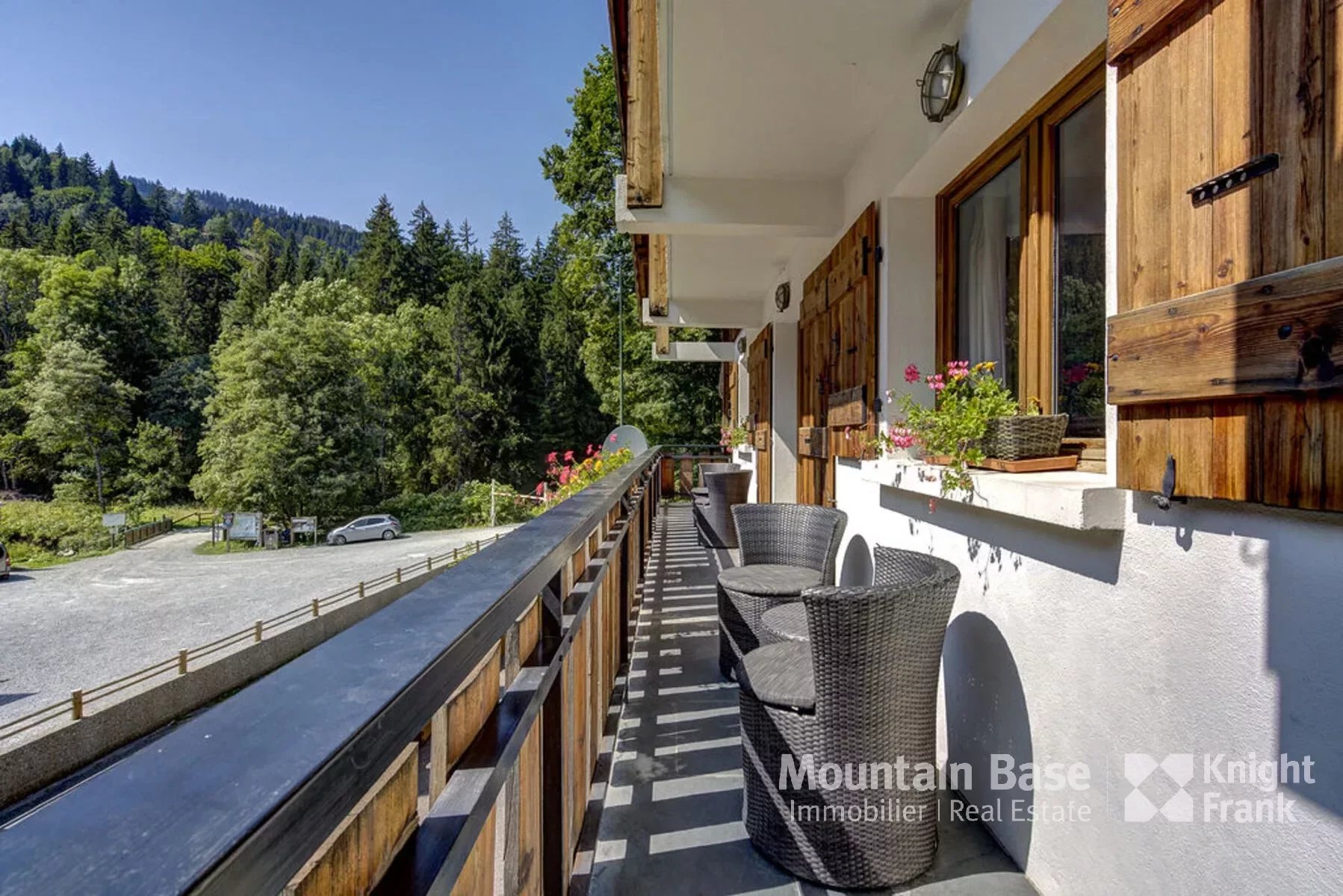 Photo of 5-bedroom chalet right next to the ski lift in Morzine