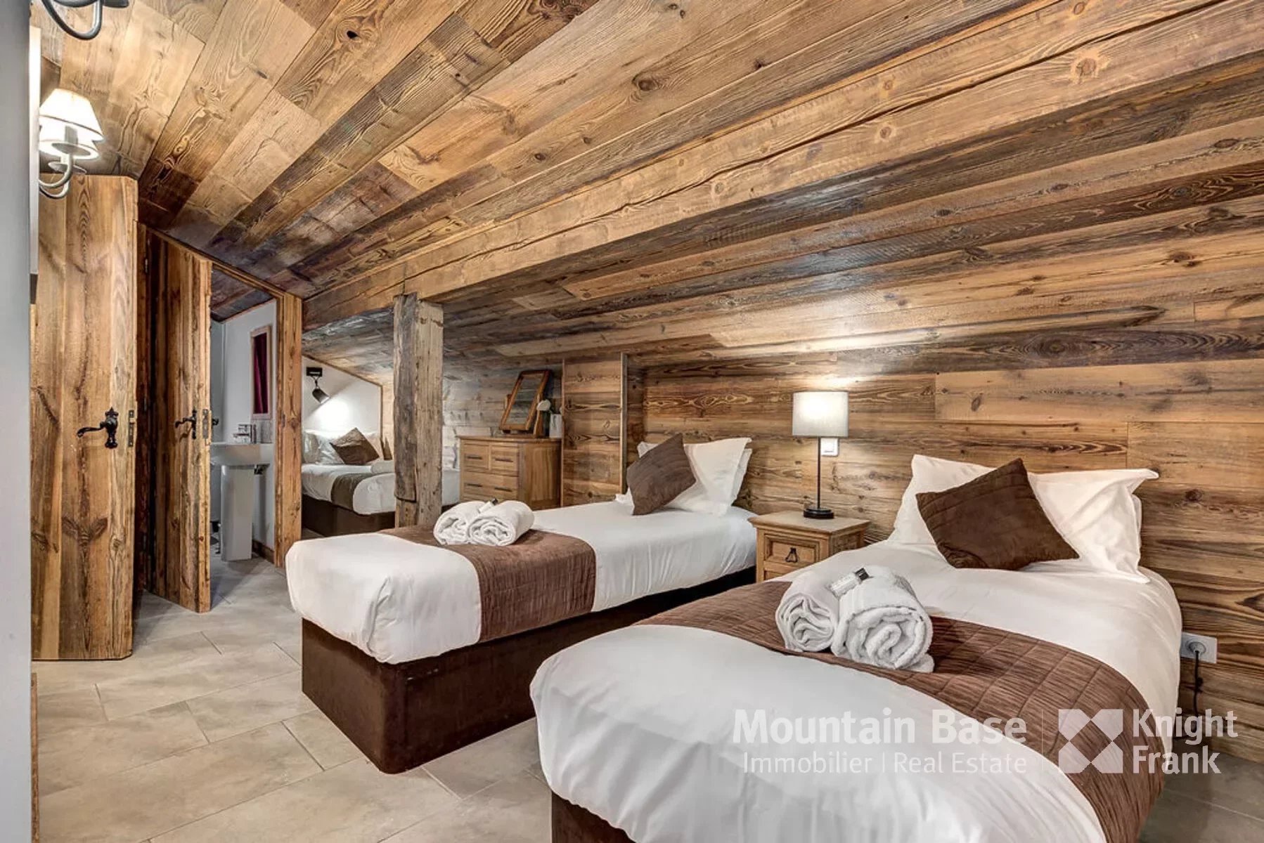 Photo of 5-bedroom chalet right next to the ski lift in Morzine