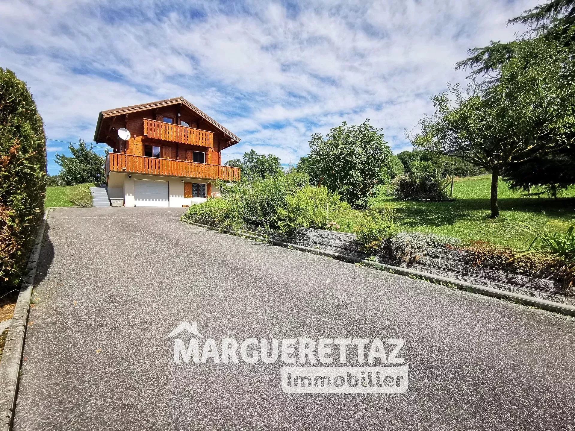 Bright chalet, 95 m², perfectly maintained on 1733m² of land