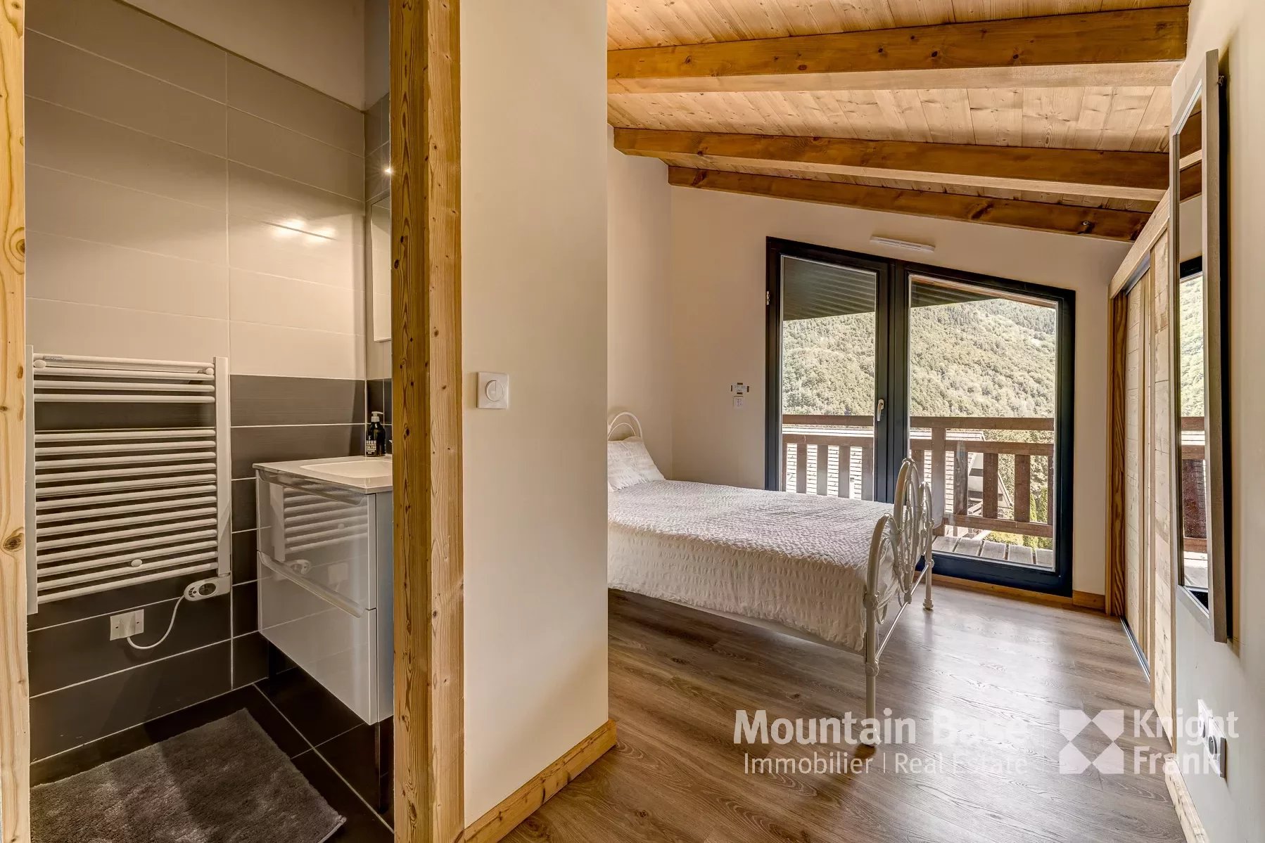 Photo of Modern 3-bedroom chalet in Essert Romand