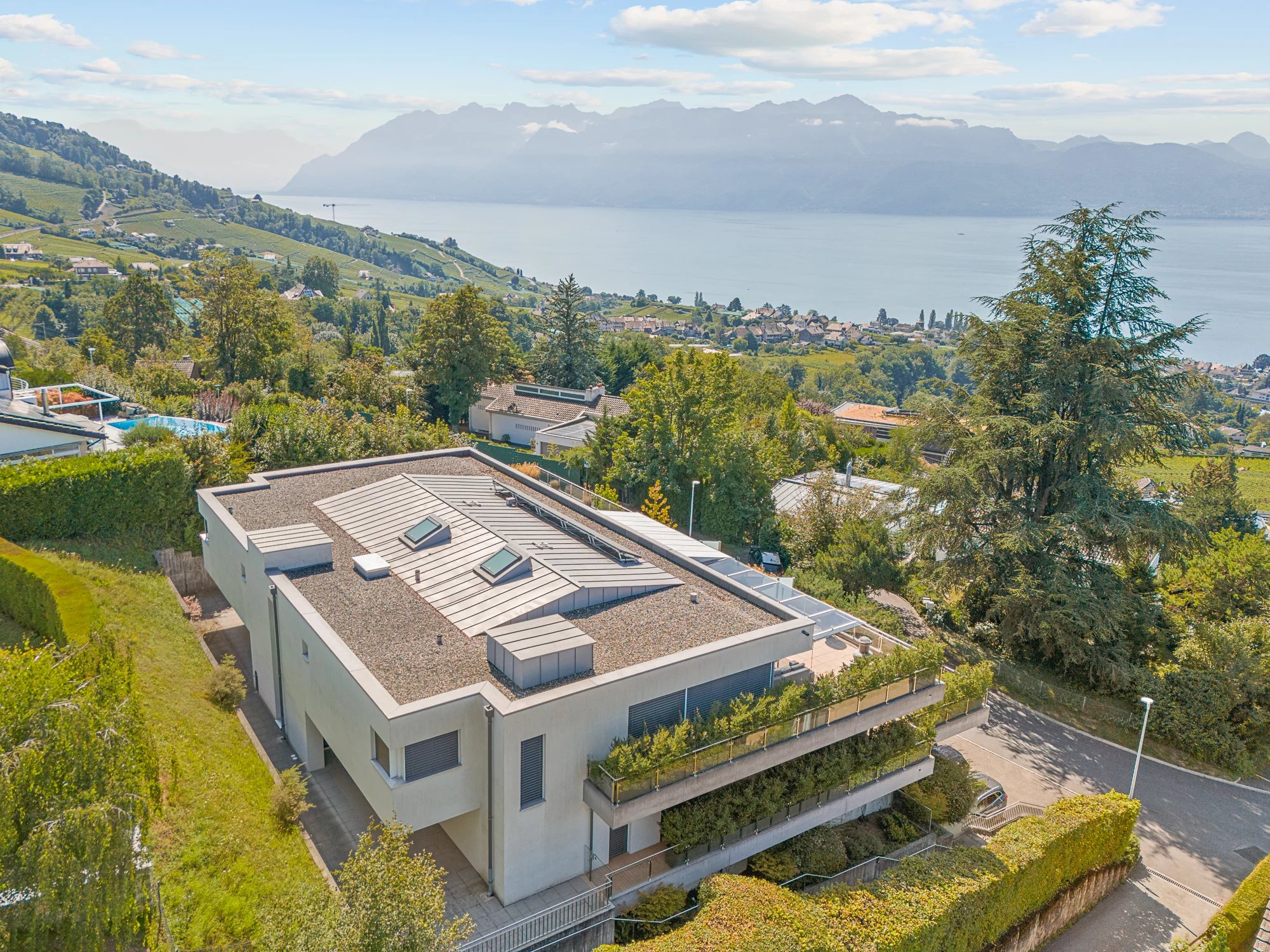 Duplex en attique avec vue imprenable sur le lac Léman