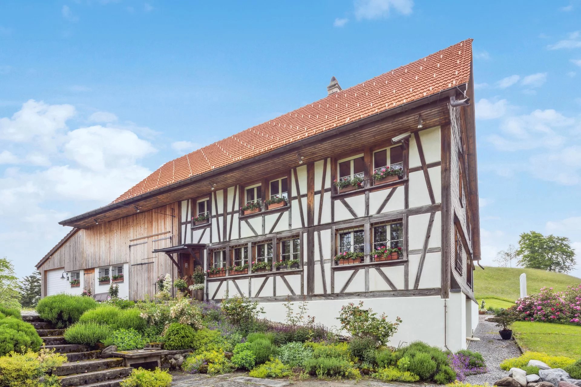 For country lovers: Charming timber-framed house surrounded by greene