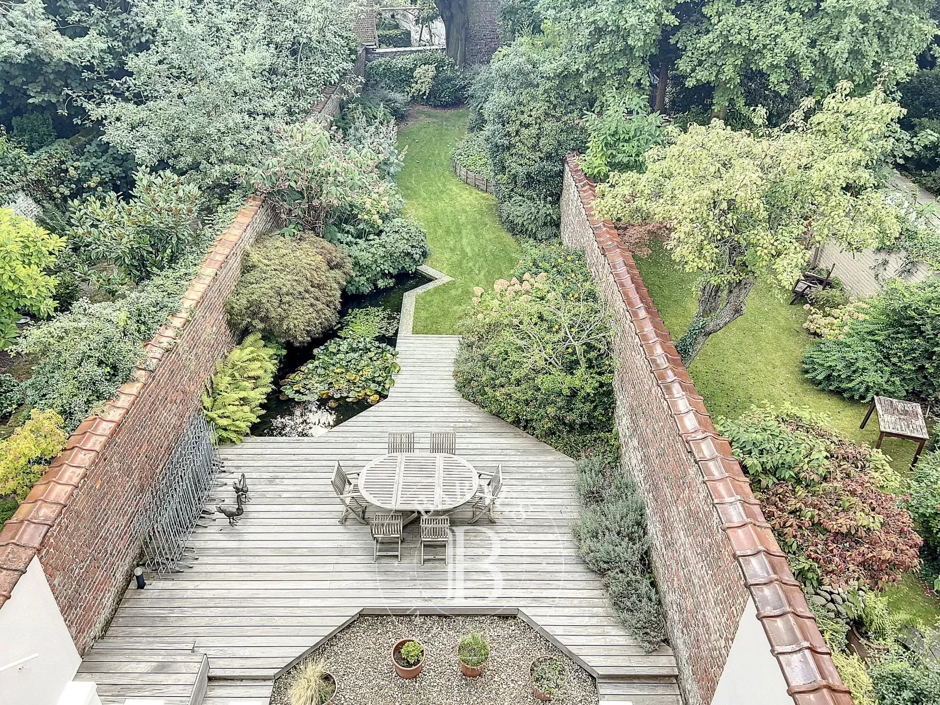 Maison de Maître avec jardin et garage