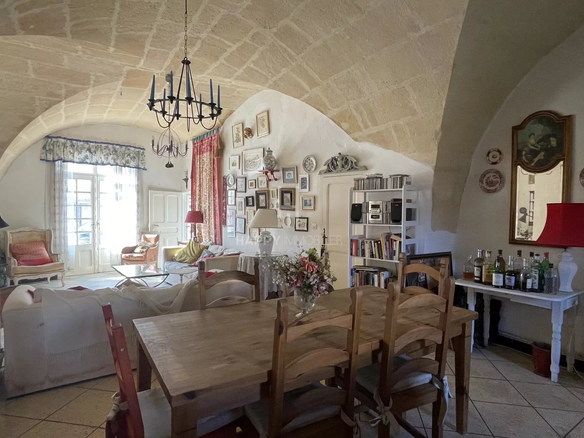 Village house with convertible outbuilding in Mouriès