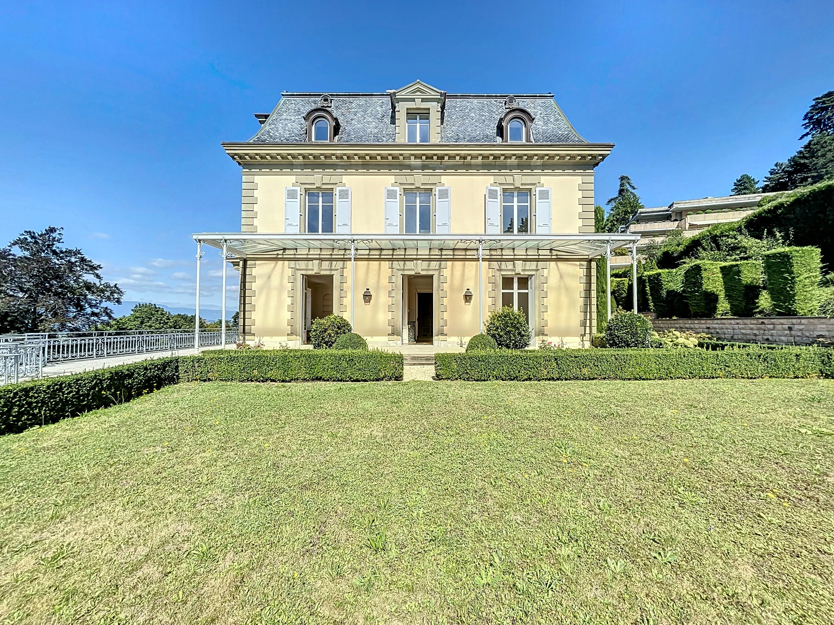 Exceptionnelle maison de maître avec vue lac à Cologny