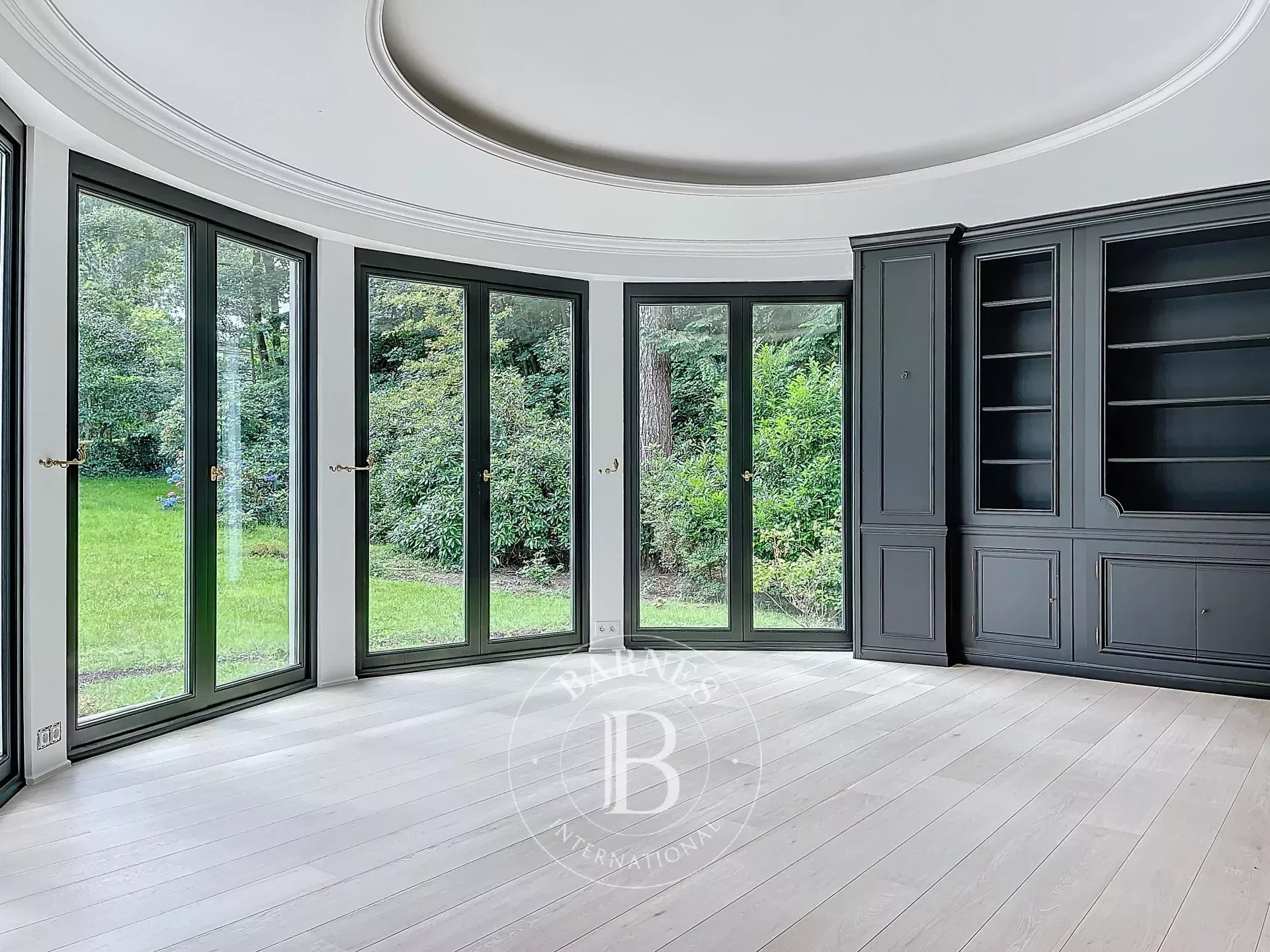 Uccle - Beautiful villa on a wooded plot