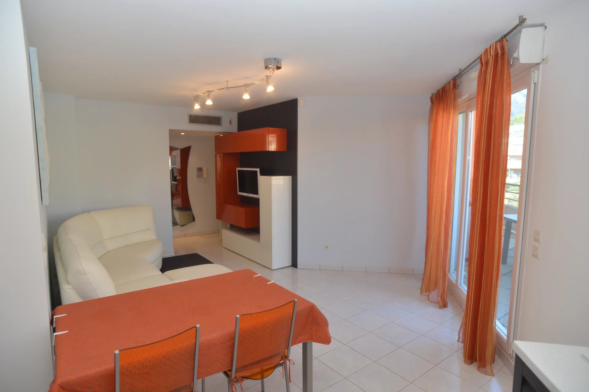 TWO BEDROMS APARTMENT CARNOLES - ROQUEBRUNE CAP MARTIN