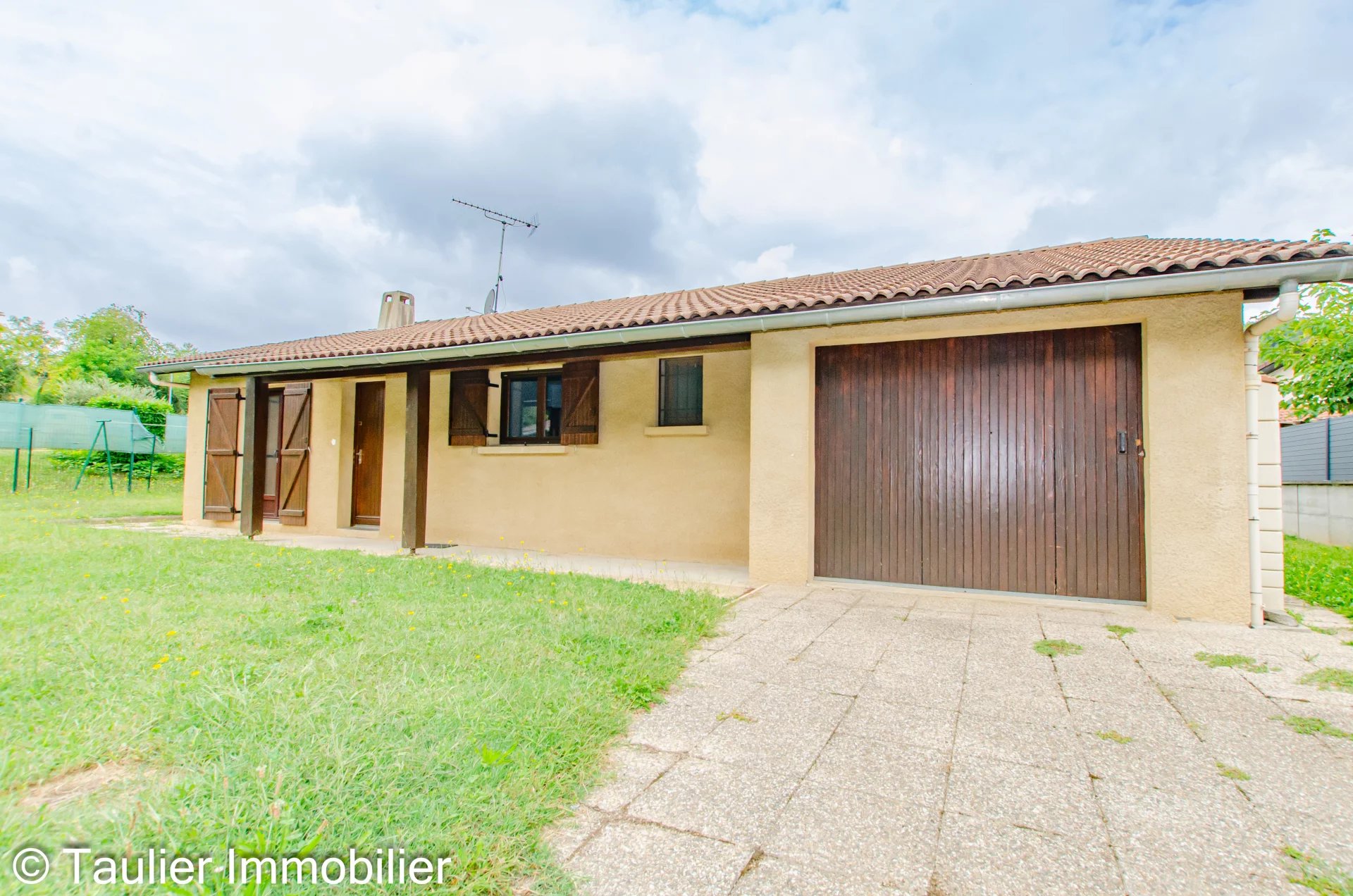 Maison plain-pied T4 avec garages, à 2 pas du centre