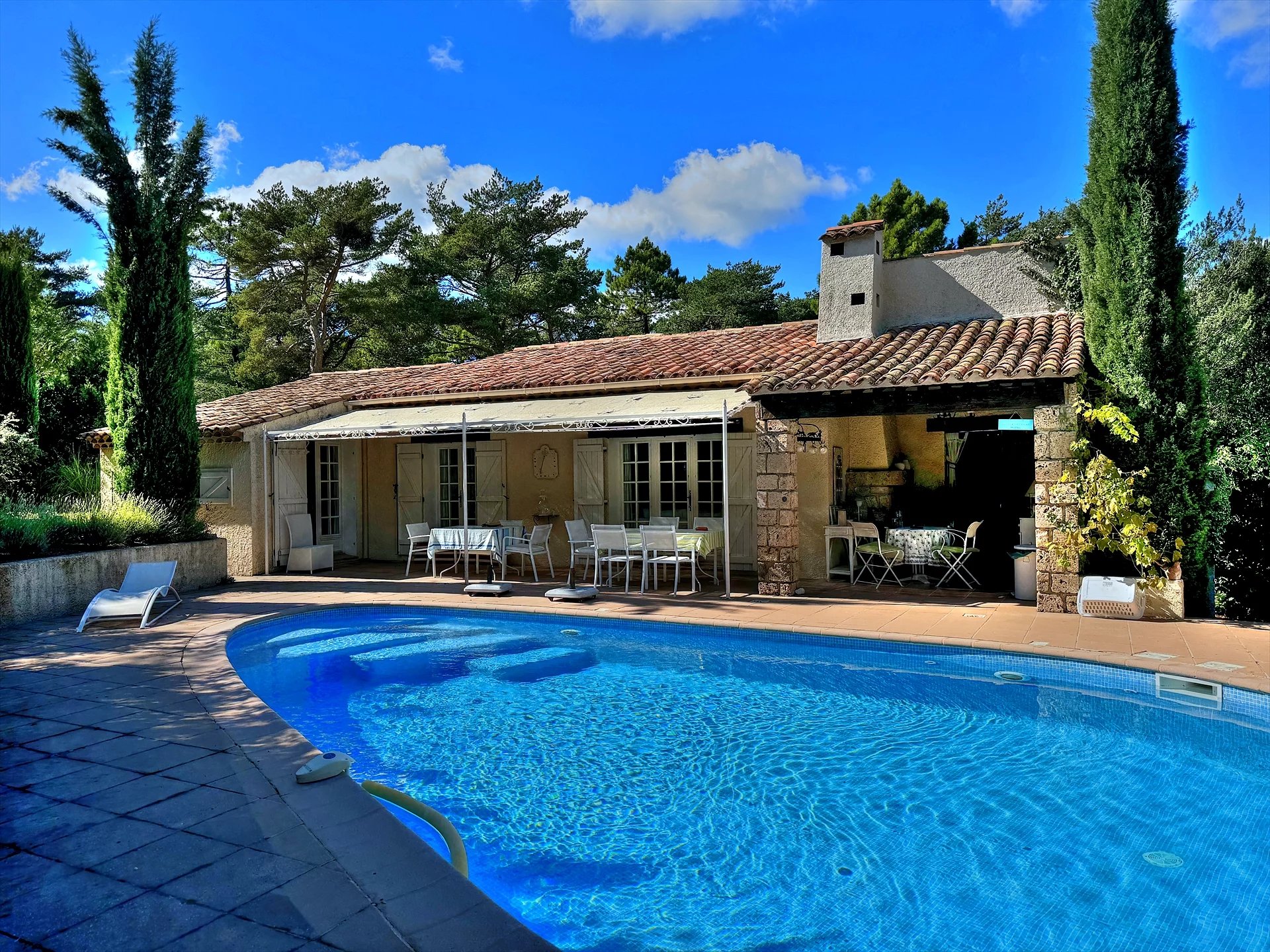 Charming villa 3 bedrooms / Pool Tourtour Var